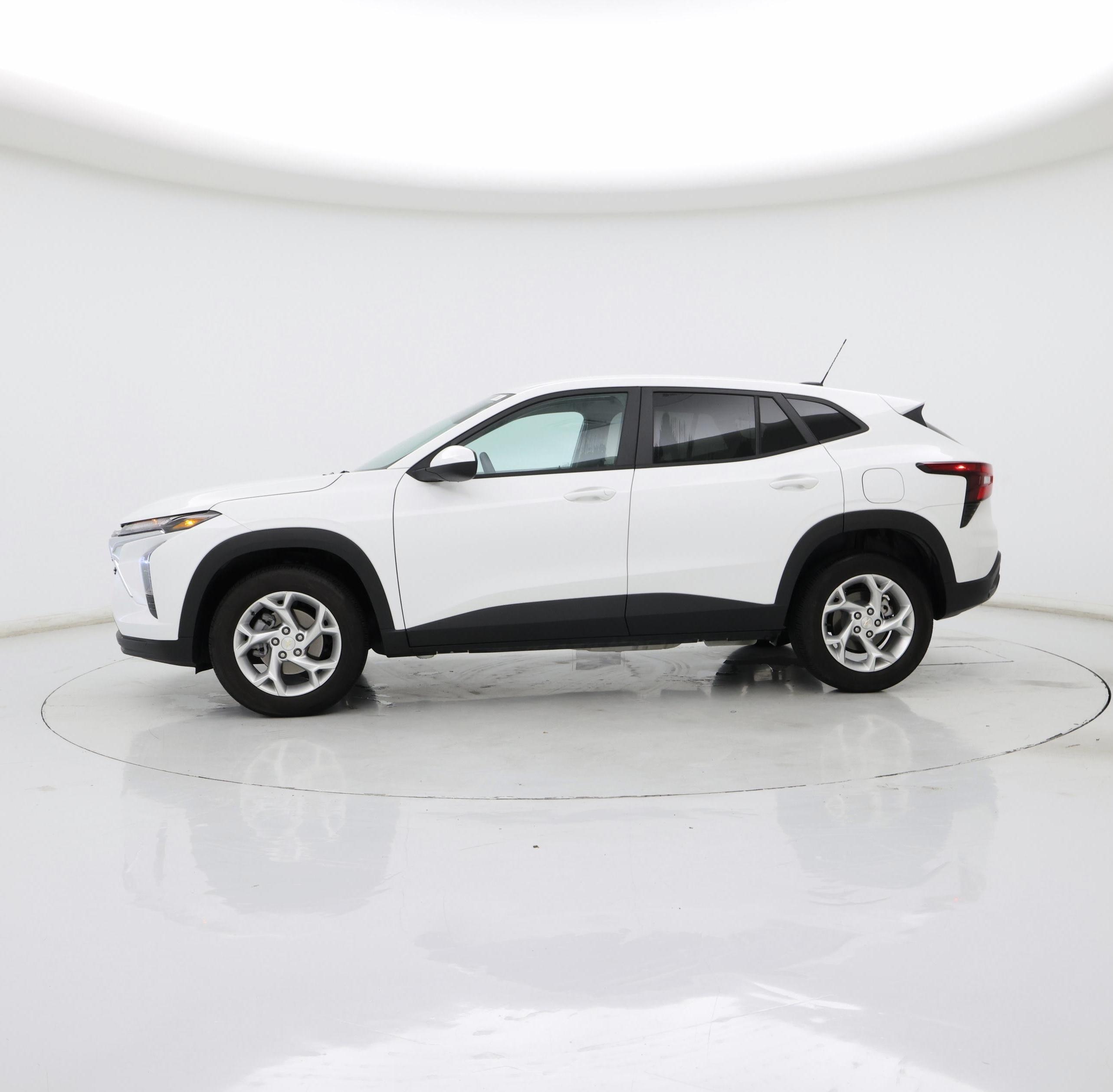 Thumbnail: 2025 Chevrolet Trax - 3