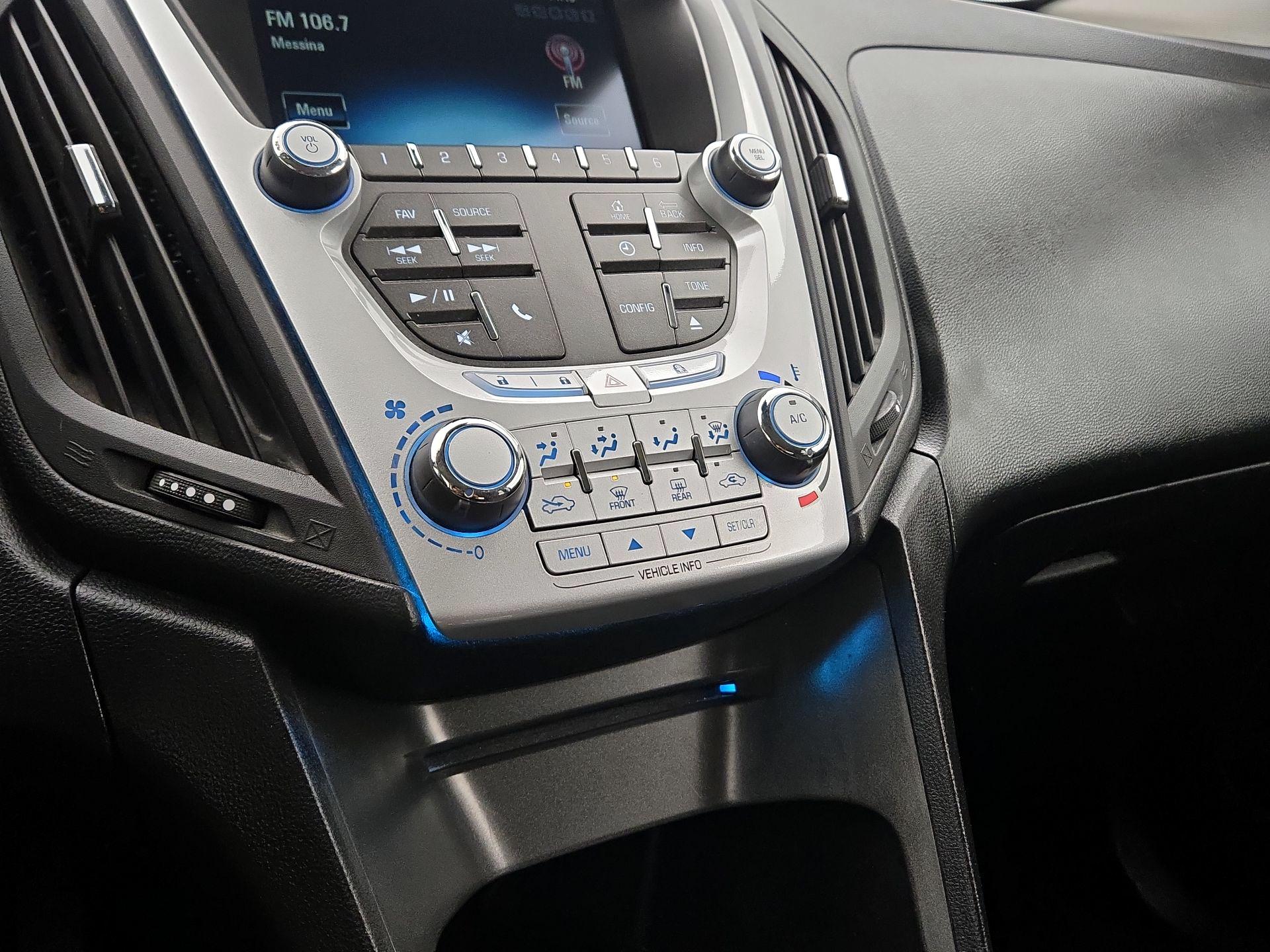 Thumbnail: 2015 Chevrolet Equinox - 15