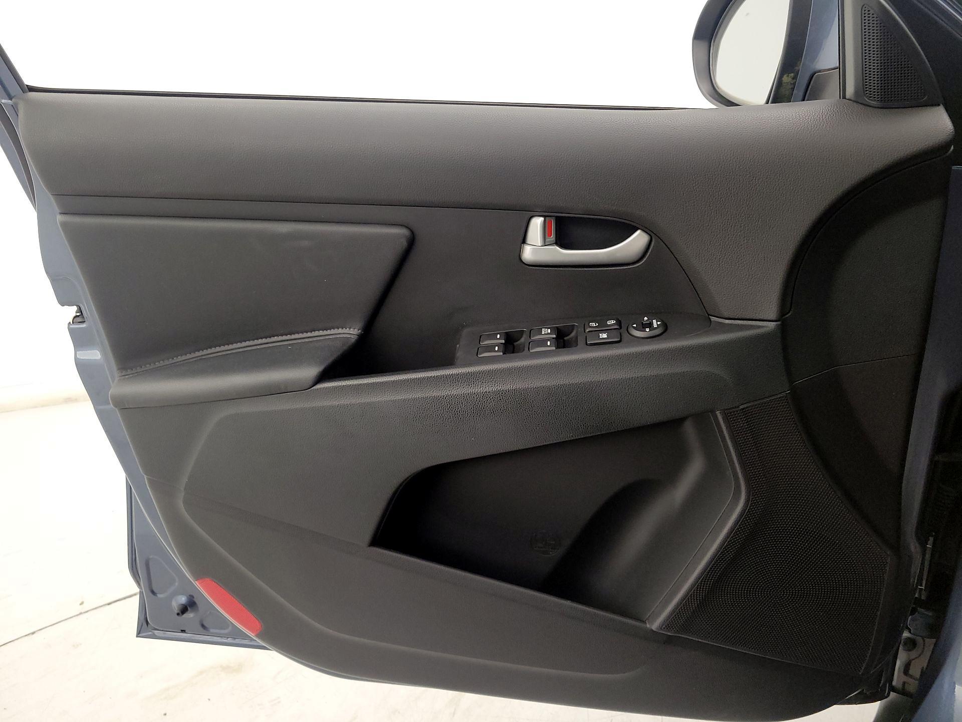 Thumbnail: 2016 Kia Sportage - 12