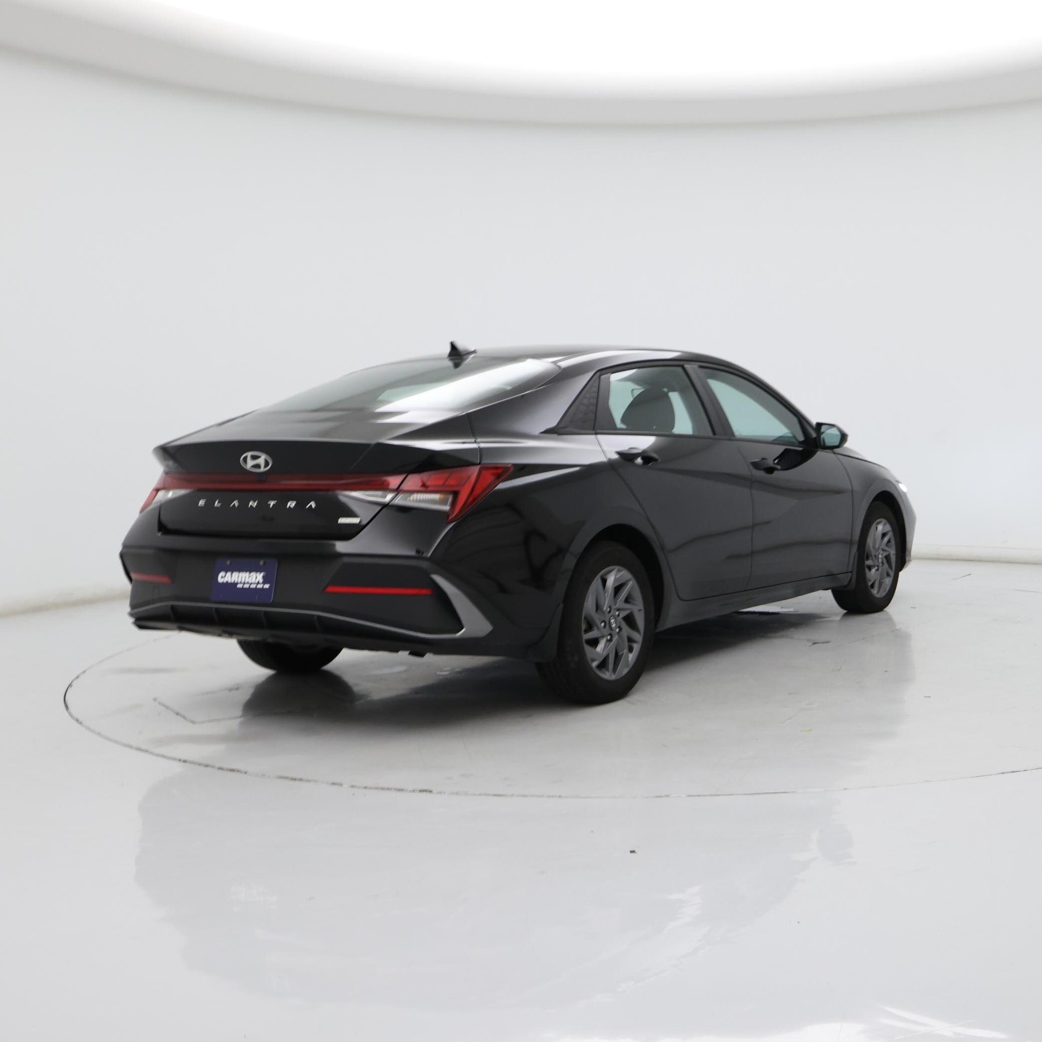 Thumbnail: 2024 Hyundai Elantra - 8