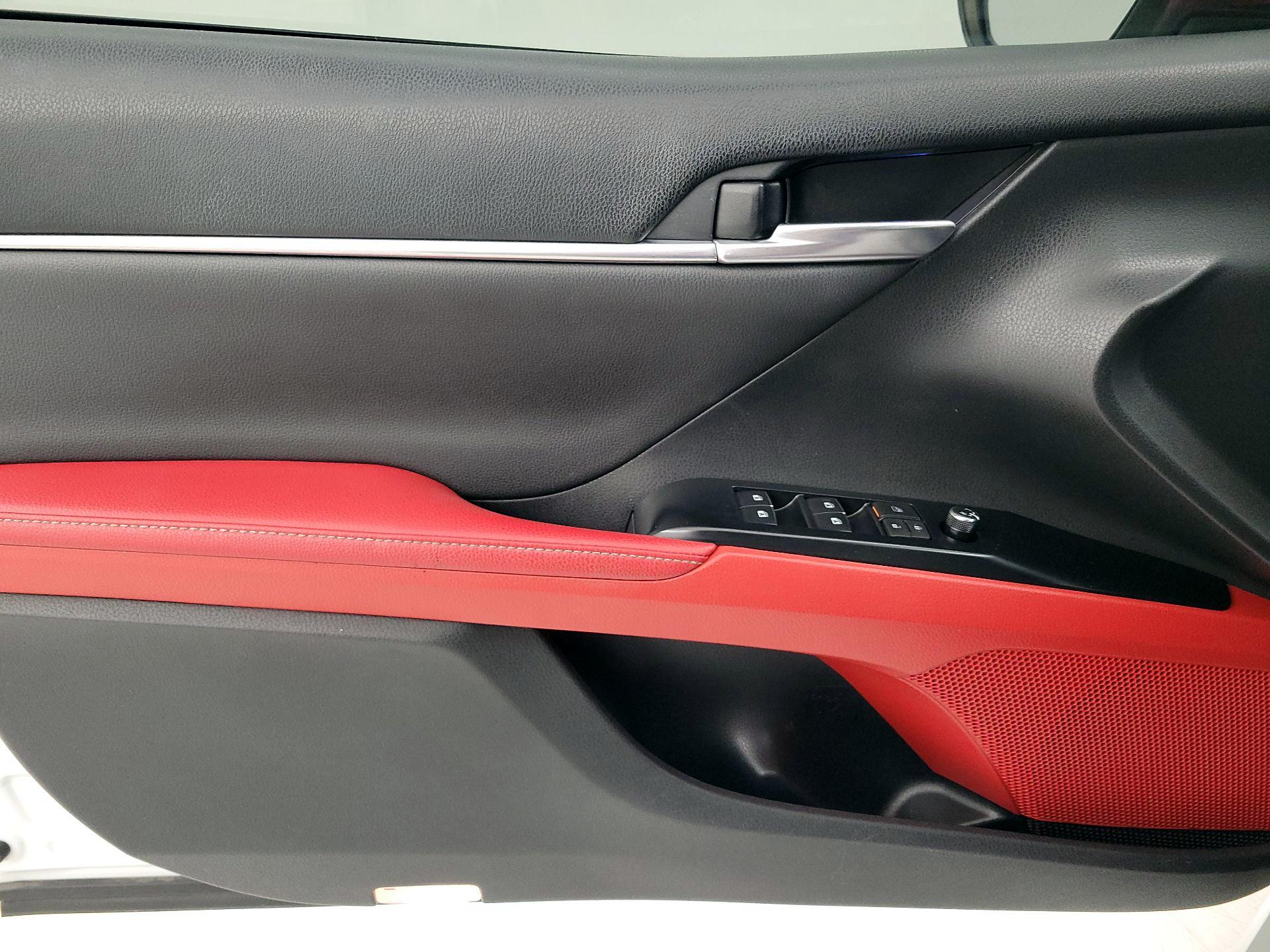 Thumbnail: 2019 Toyota Camry - 12