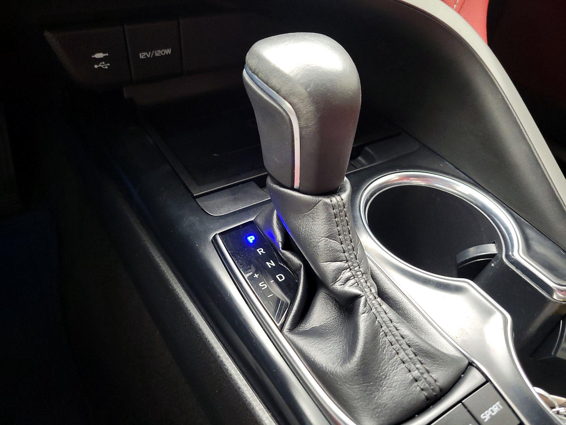 Thumbnail: 2019 Toyota Camry - 17