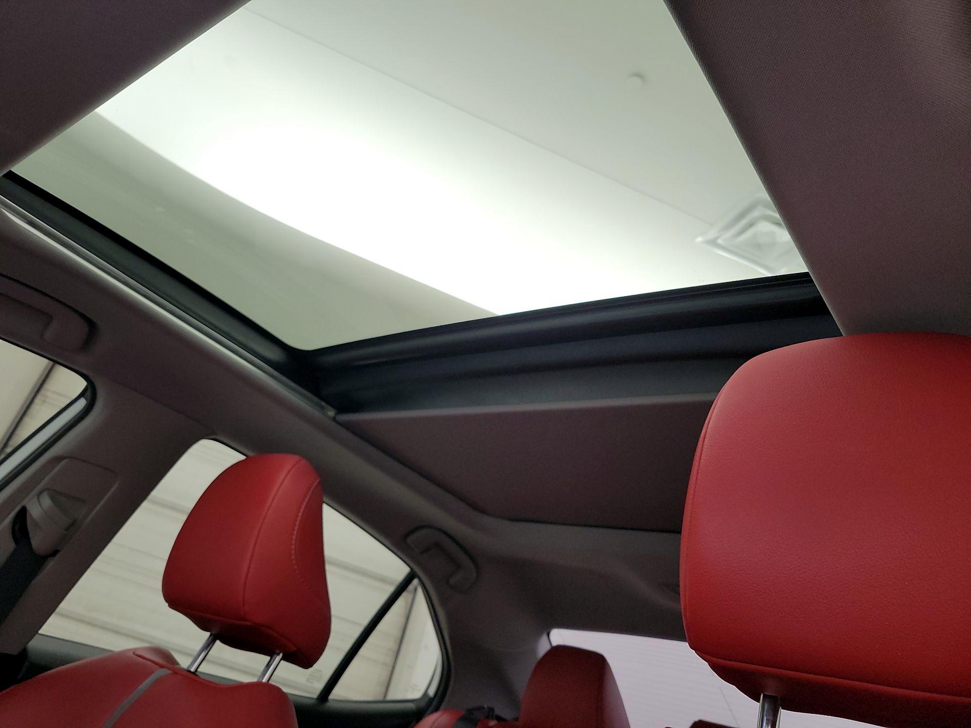 Thumbnail: 2019 Toyota Camry - 18