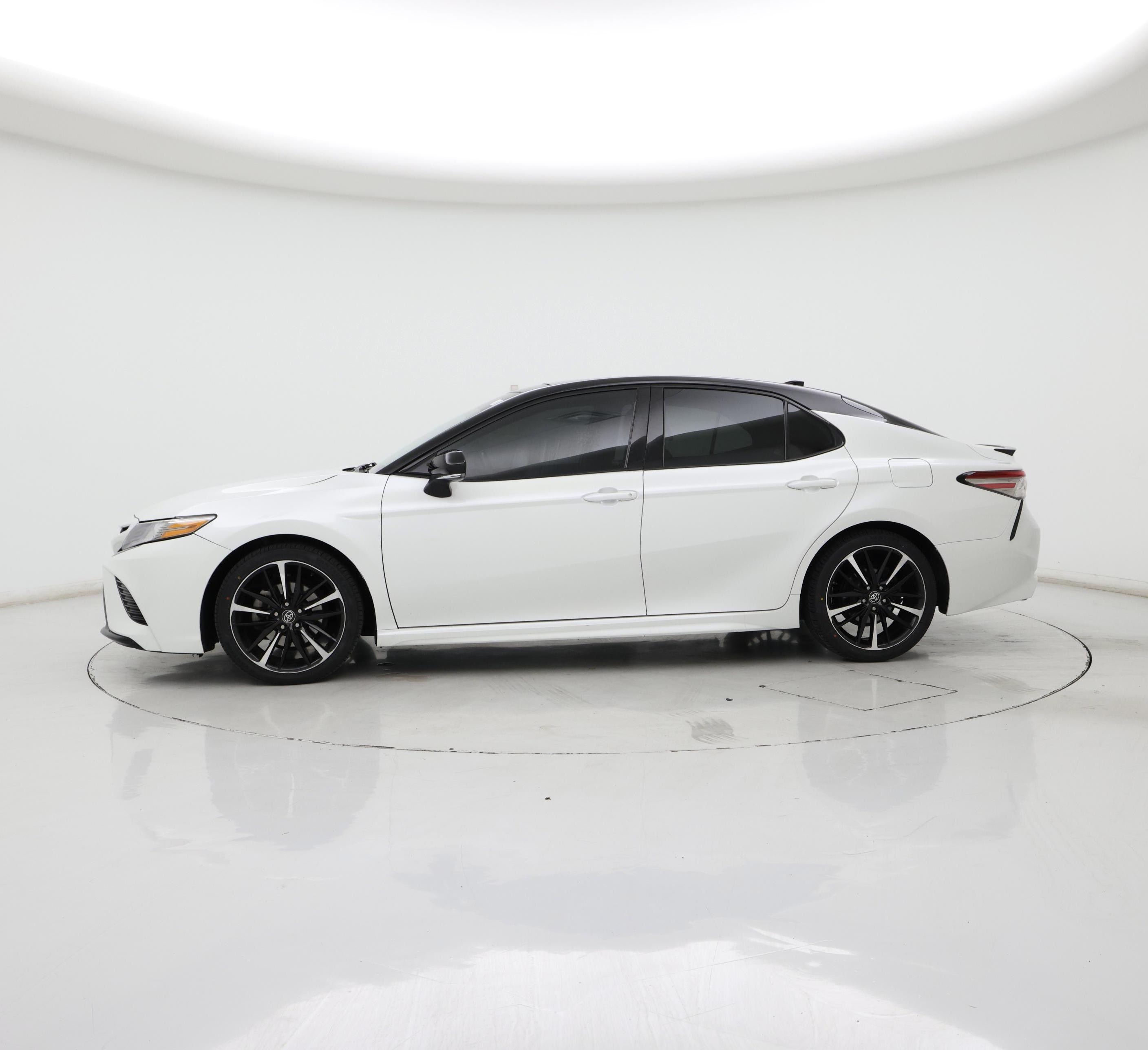 Thumbnail: 2019 Toyota Camry - 3