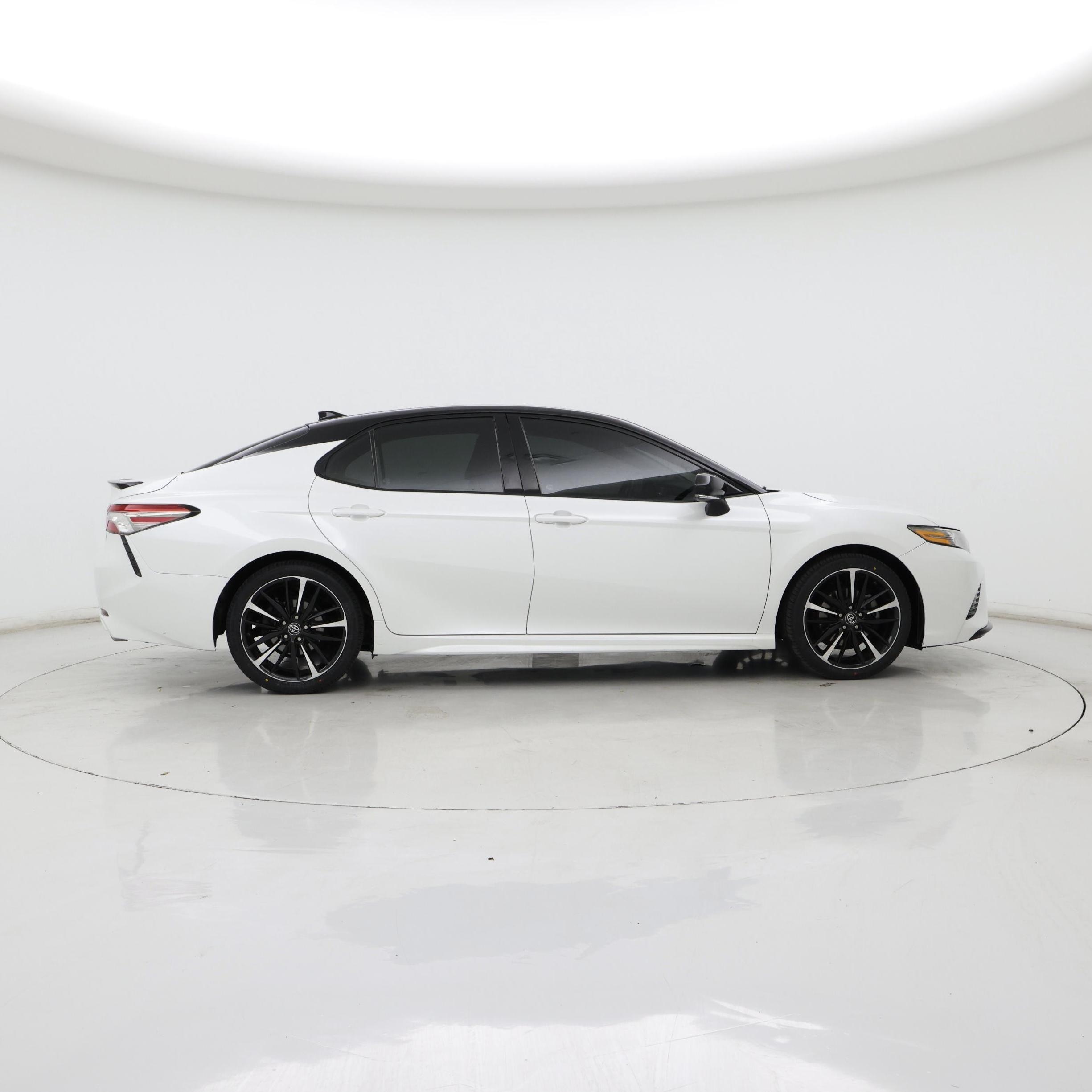 Thumbnail: 2019 Toyota Camry - 7