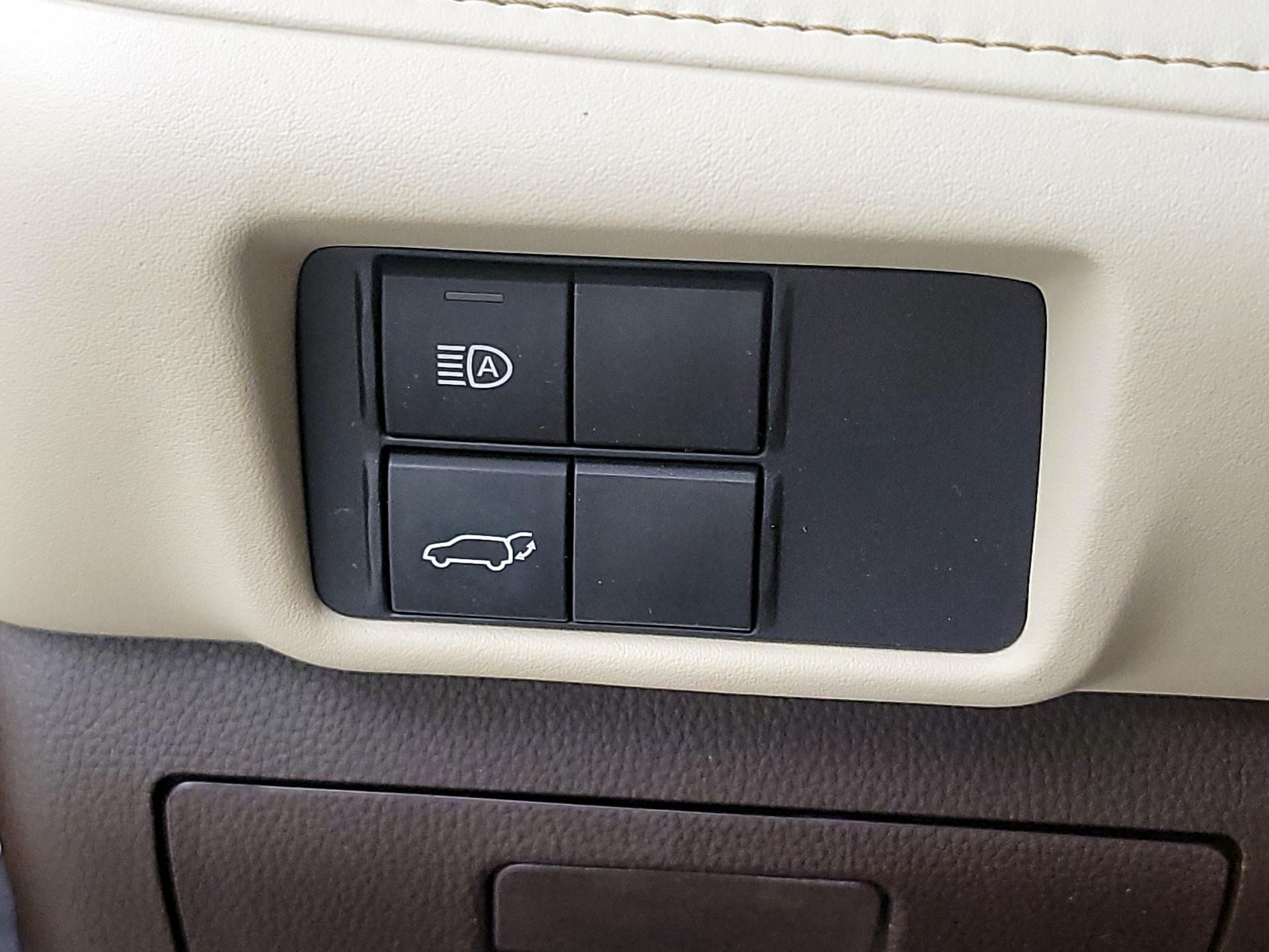 Thumbnail: 2021 Toyota Highlander - 13