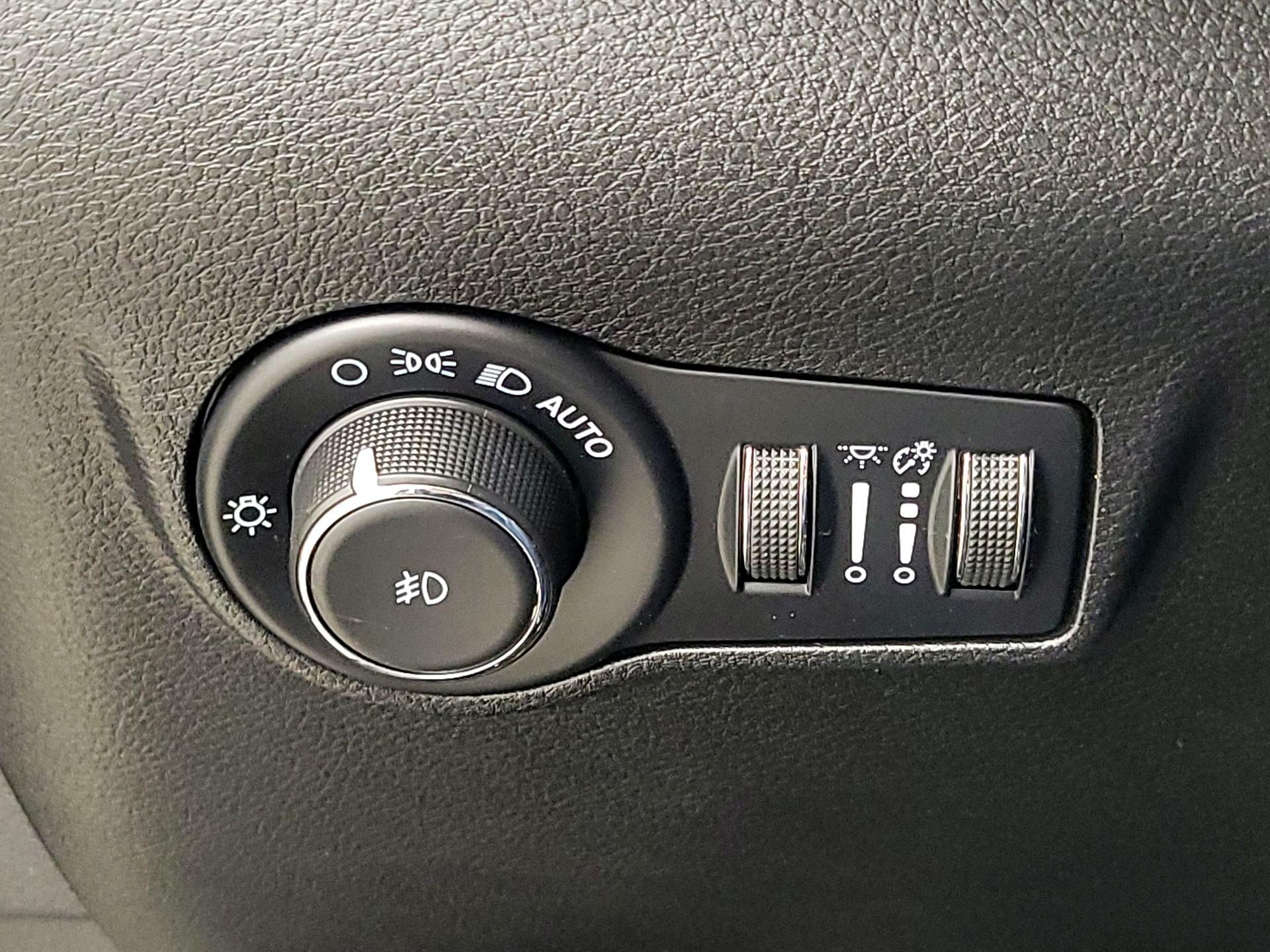 Thumbnail: 2022 Jeep Compass - 13