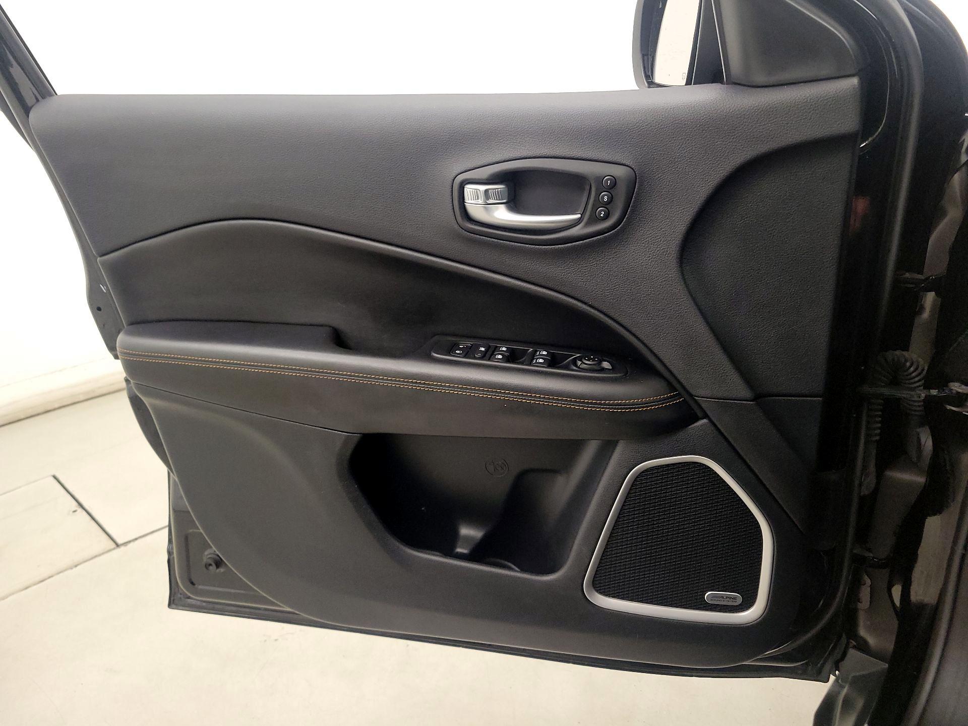 Thumbnail: 2021 Jeep Compass - 12
