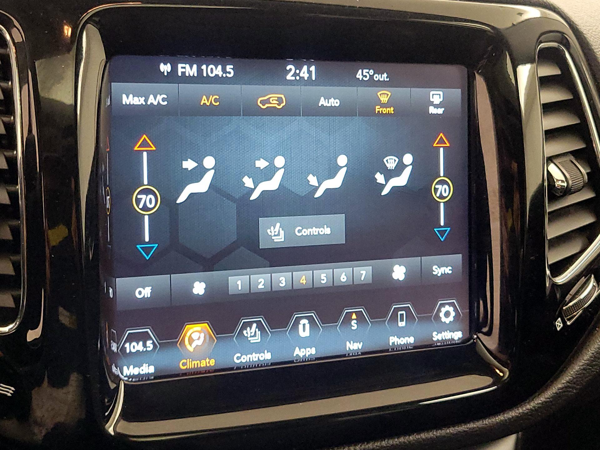 Thumbnail: 2021 Jeep Compass - 17