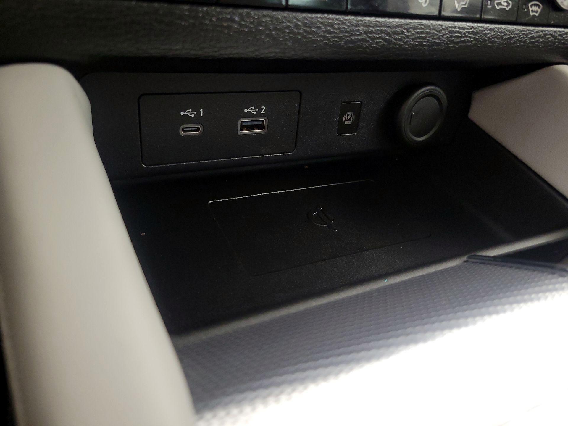 Thumbnail: 2023 Mitsubishi Outlander - 19