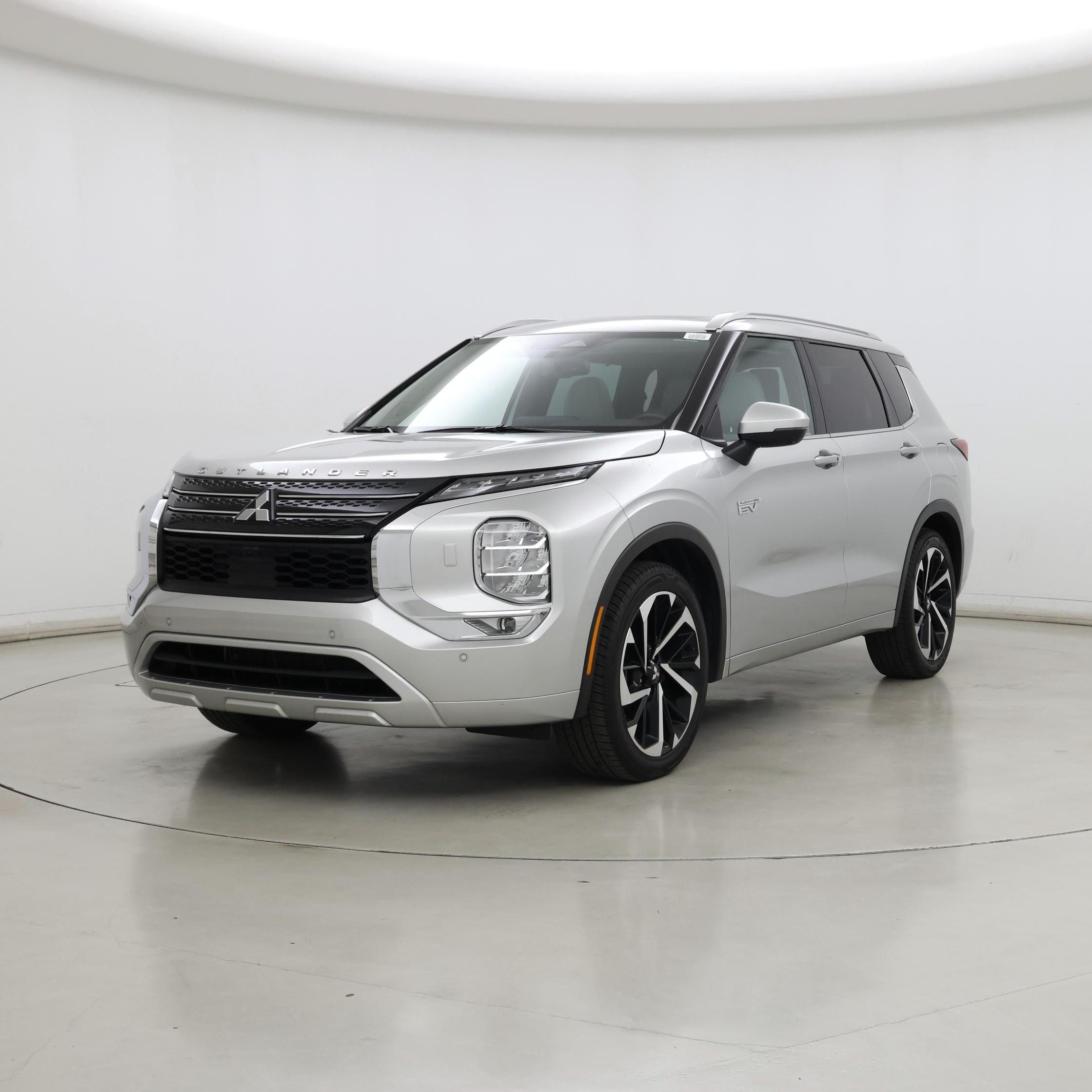 Thumbnail: 2023 Mitsubishi Outlander - 4