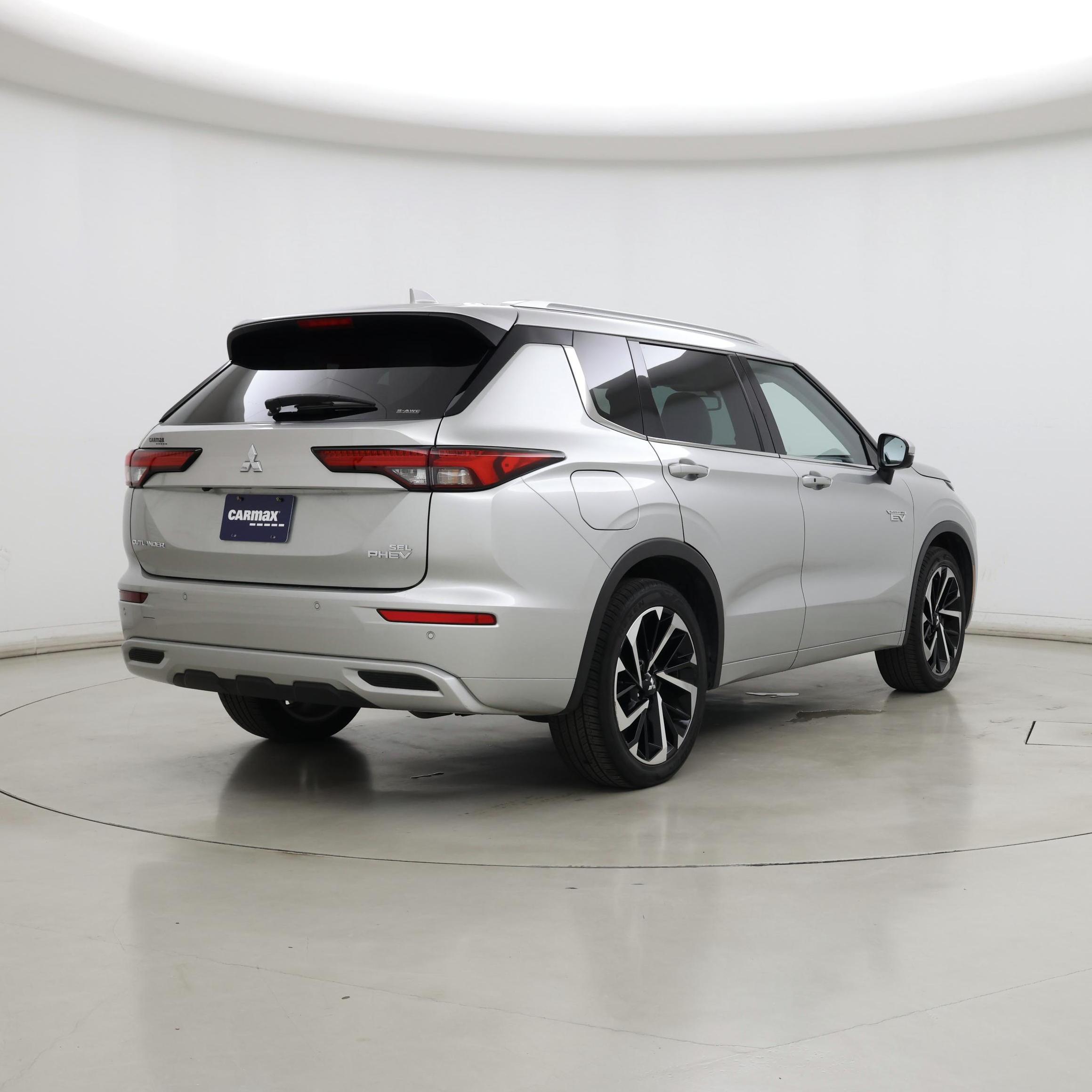 Thumbnail: 2023 Mitsubishi Outlander - 8