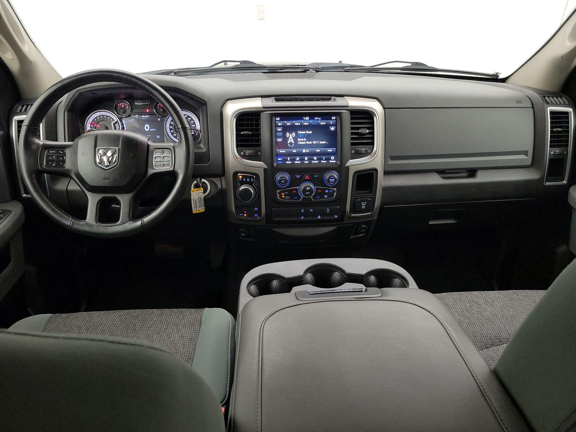 Thumbnail: 2019 RAM 1500 Classic - 9