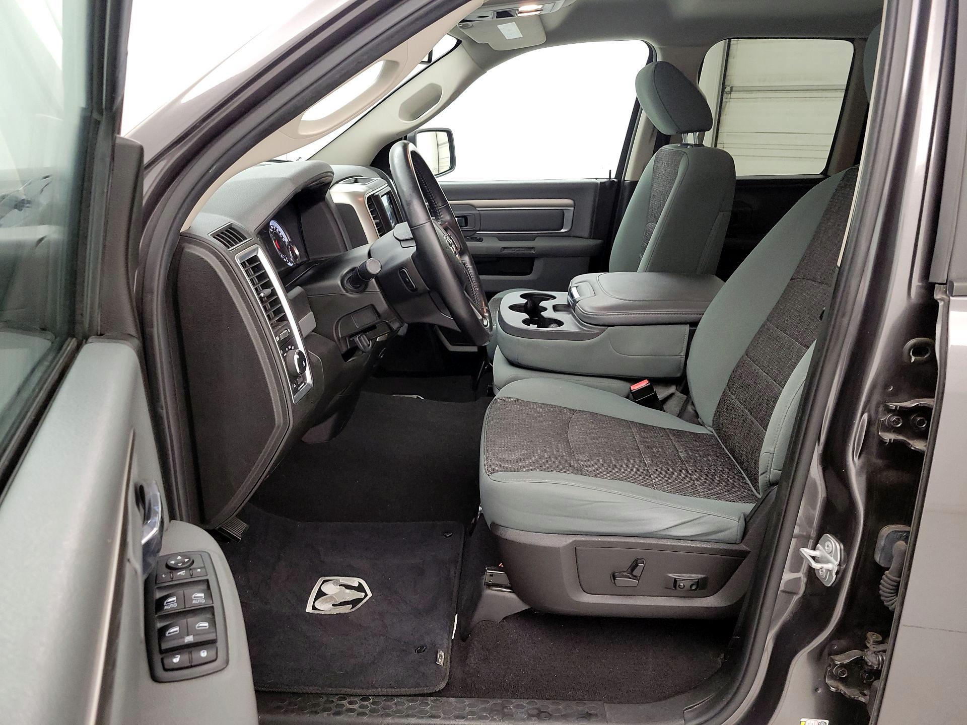 Thumbnail: 2019 RAM 1500 Classic - 11