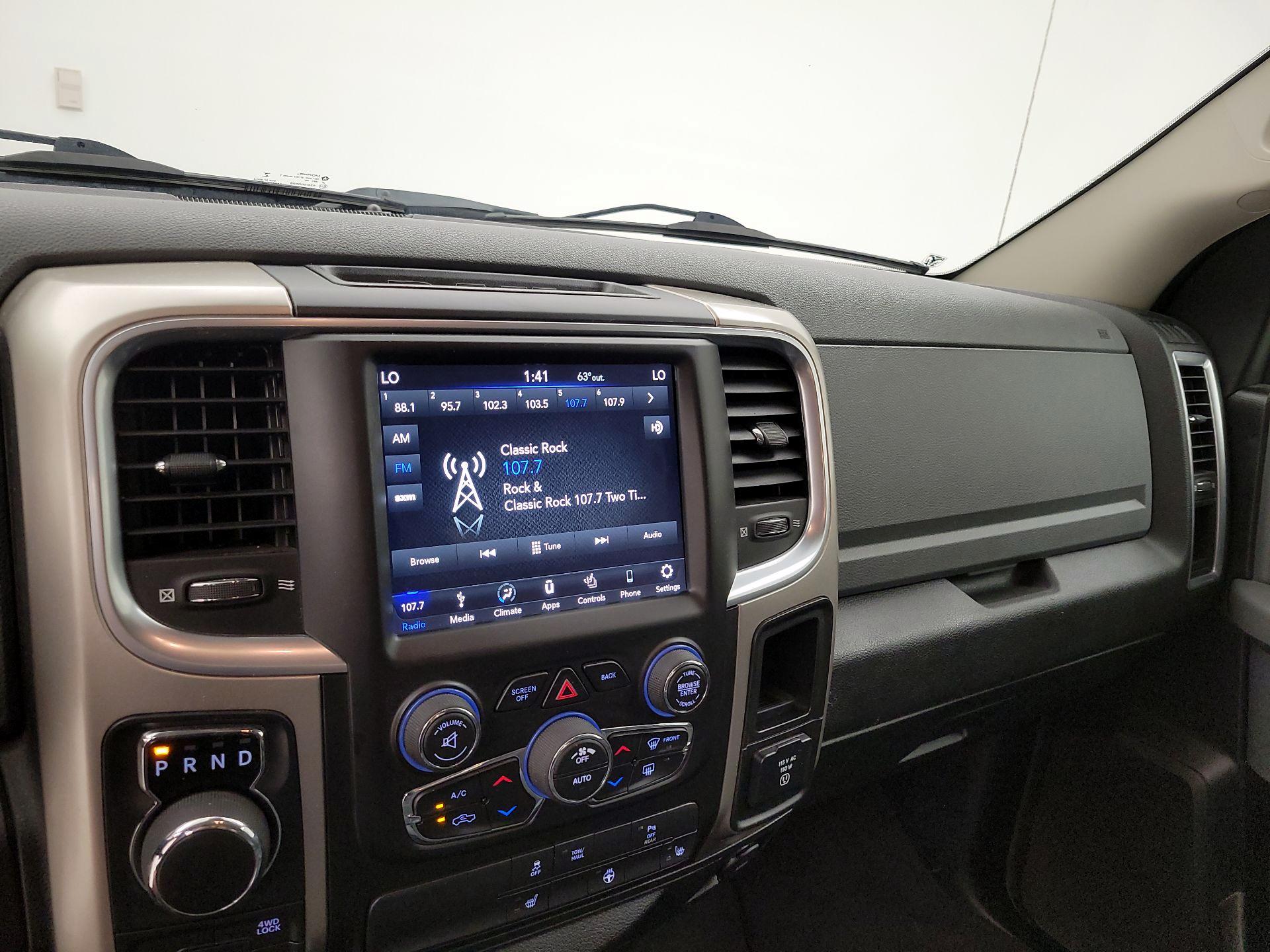 Thumbnail: 2019 RAM 1500 Classic - 14