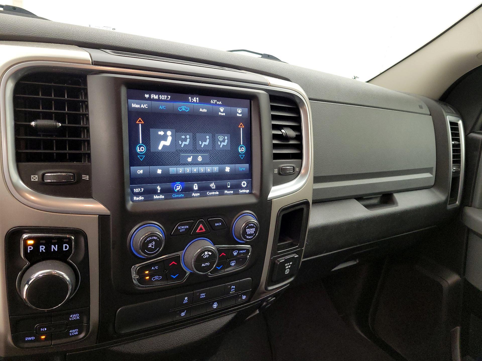 Thumbnail: 2019 RAM 1500 Classic - 15