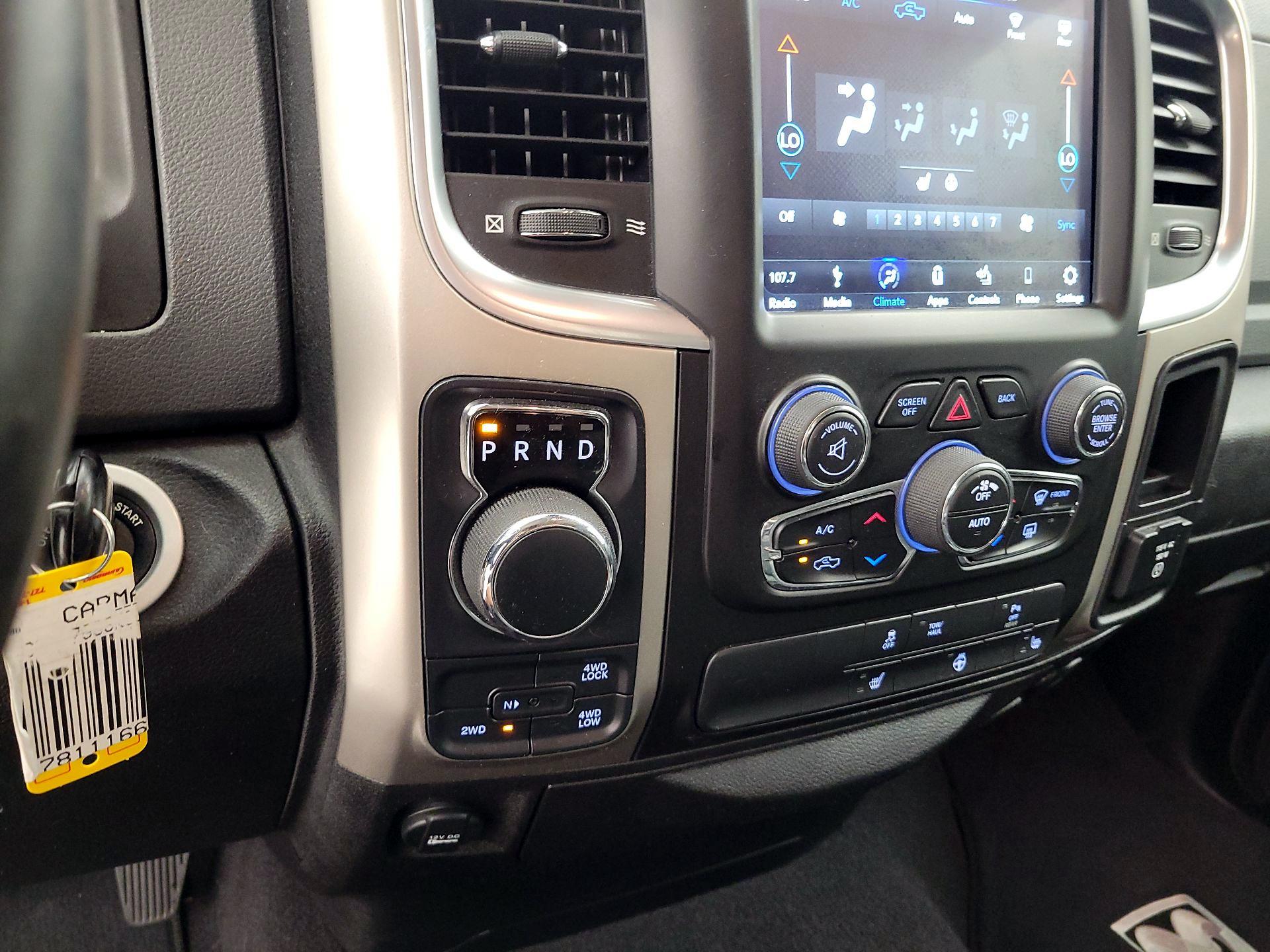 Thumbnail: 2019 RAM 1500 Classic - 16