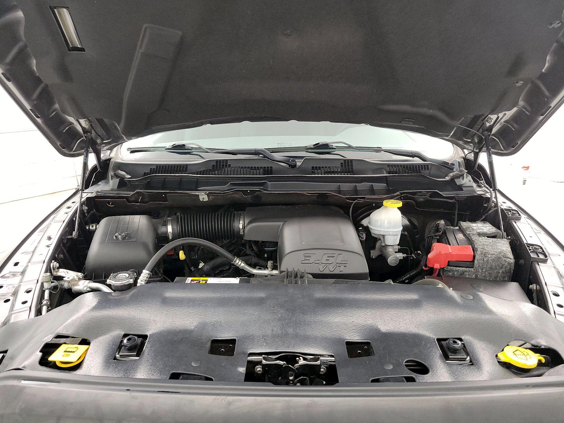 Thumbnail: 2019 RAM 1500 Classic - 19