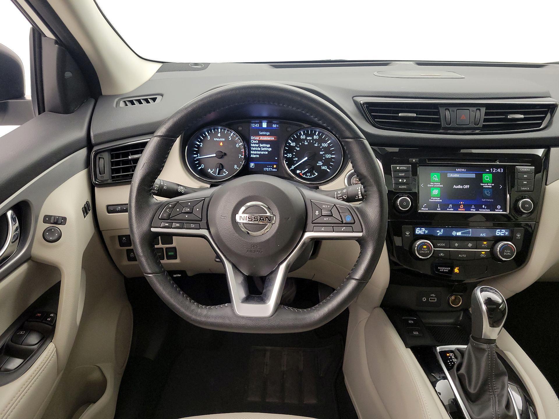 Thumbnail: 2020 Nissan Rogue Sport - 10