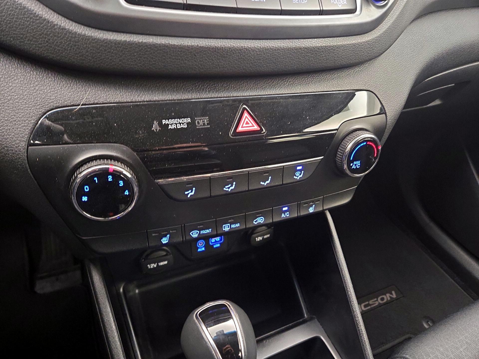 Thumbnail: 2016 Hyundai Tucson - 16