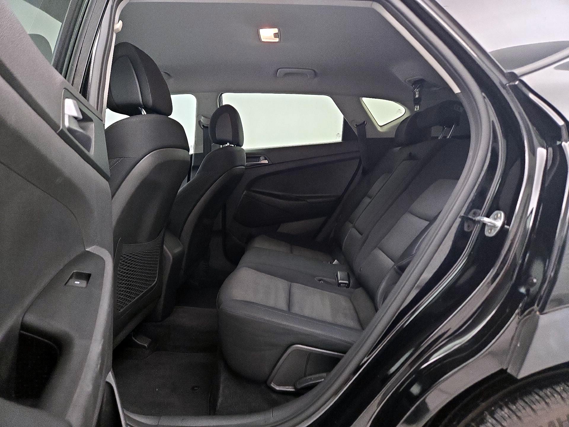 Thumbnail: 2016 Hyundai Tucson - 19