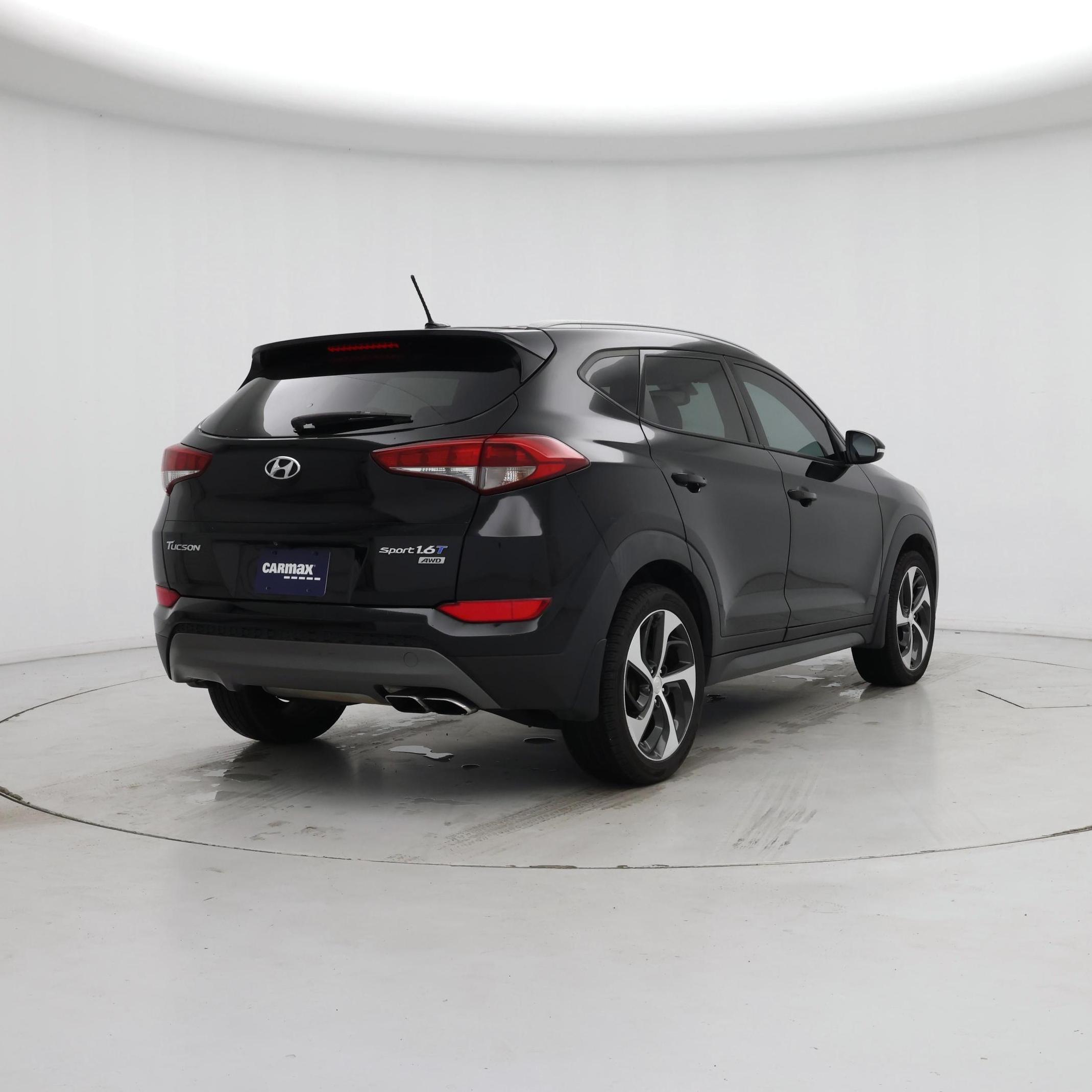 Thumbnail: 2016 Hyundai Tucson - 8