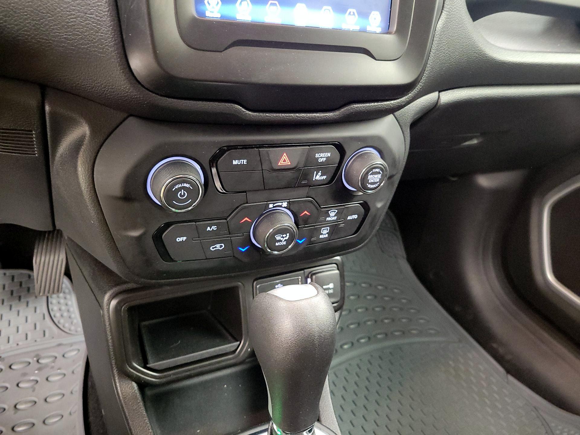 Thumbnail: 2021 Jeep Renegade - 15