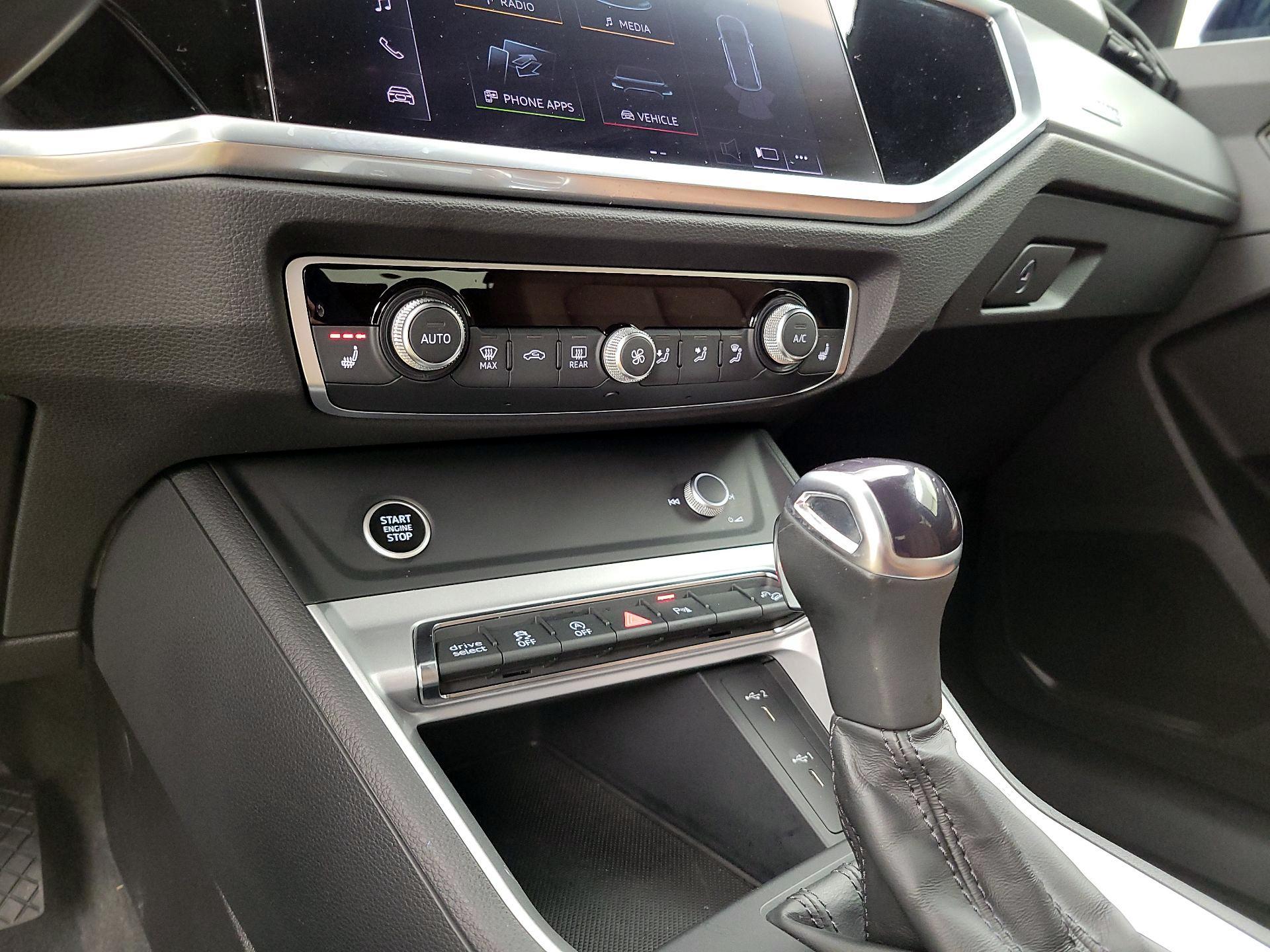 Thumbnail: 2022 Audi Q3 - 15