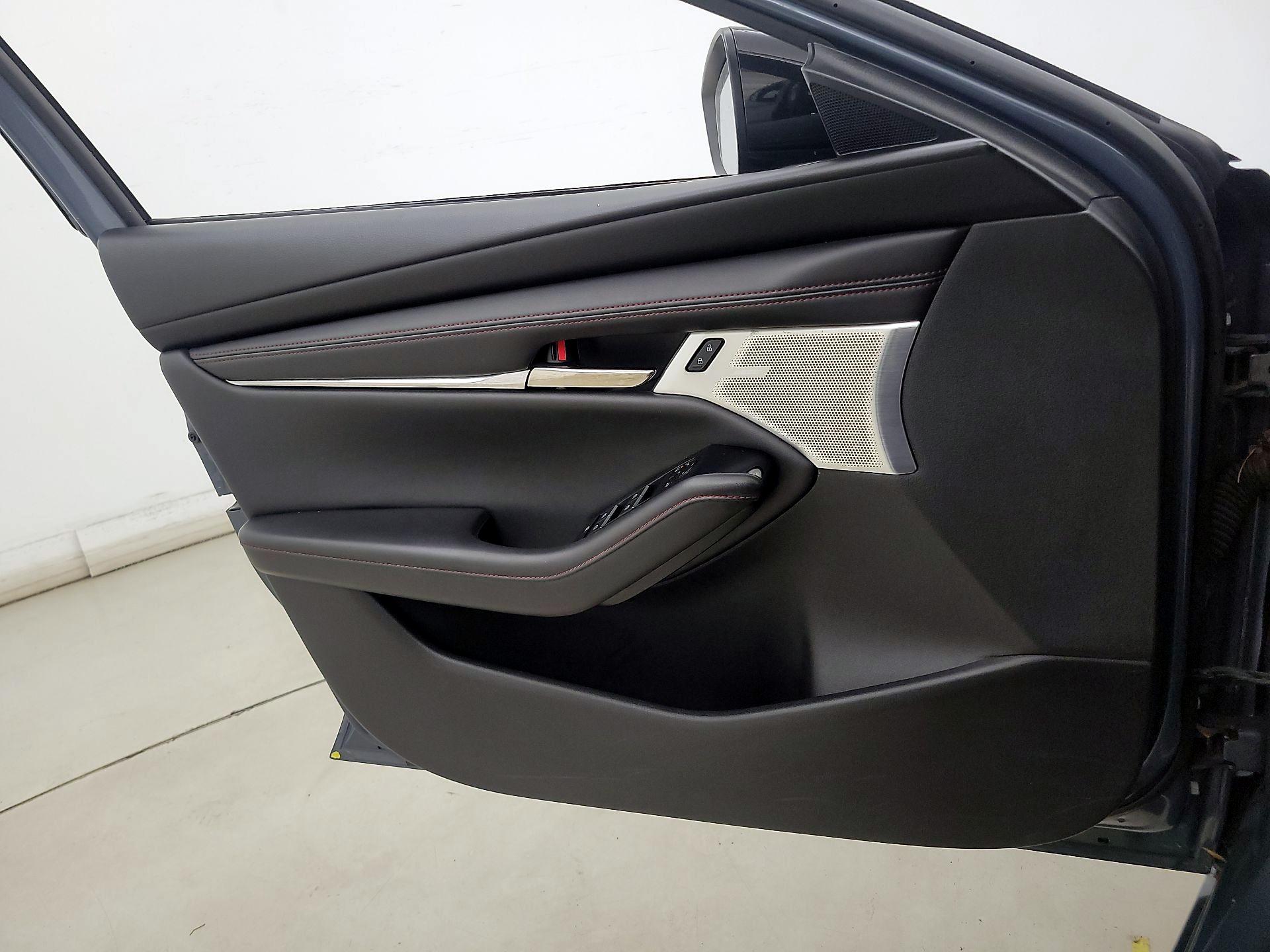 Thumbnail: 2023 Mazda Mazda3 - 12