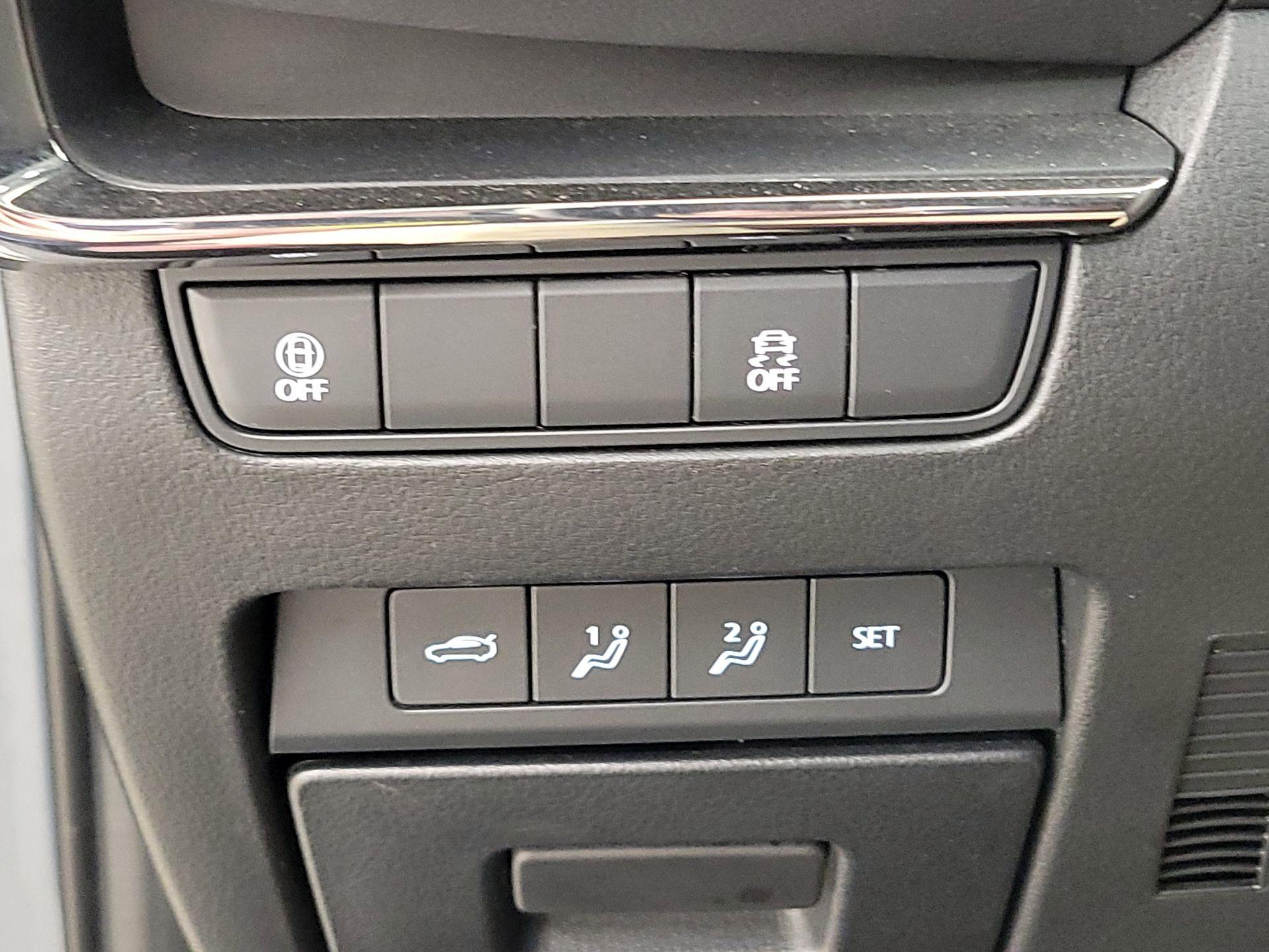 Thumbnail: 2023 Mazda Mazda3 - 13