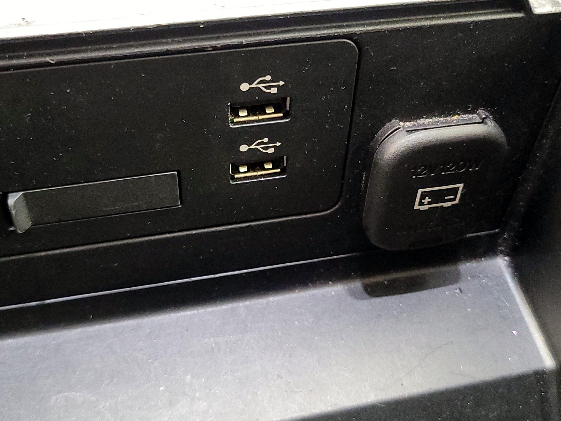 Thumbnail: 2023 Mazda Mazda3 - 18