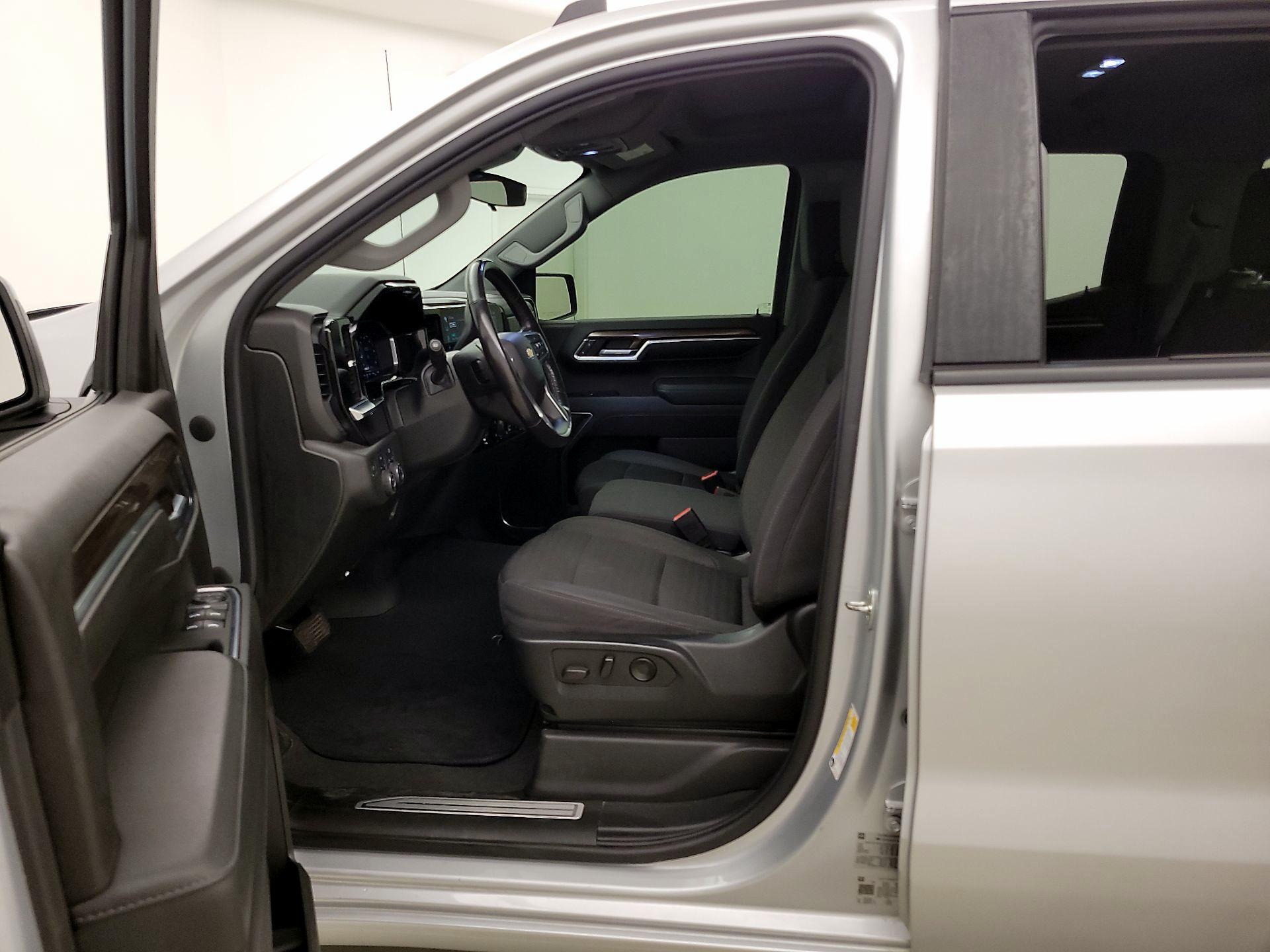 Thumbnail: 2022 Chevrolet Silverado 1500 - 11
