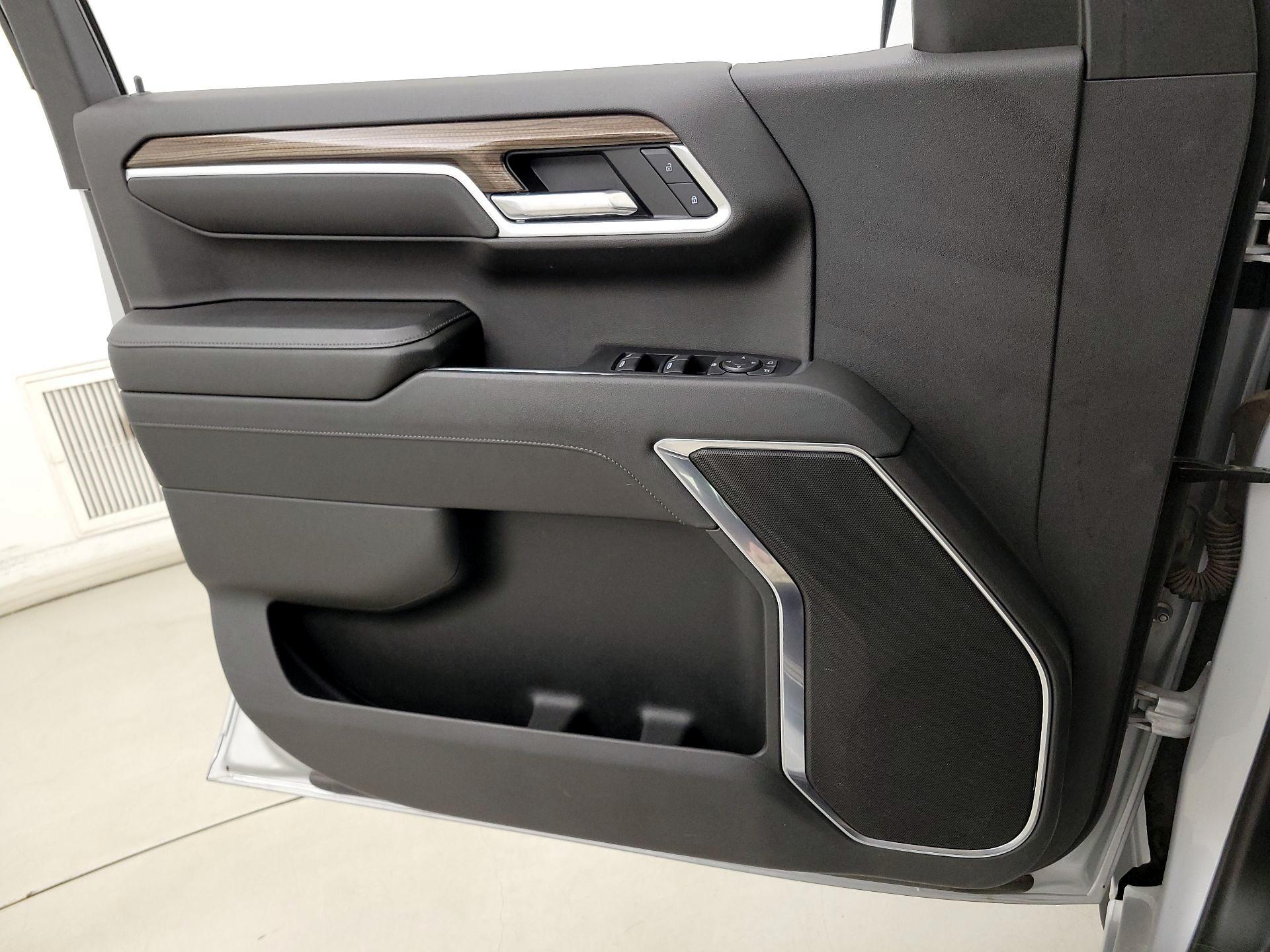 Thumbnail: 2022 Chevrolet Silverado 1500 - 12