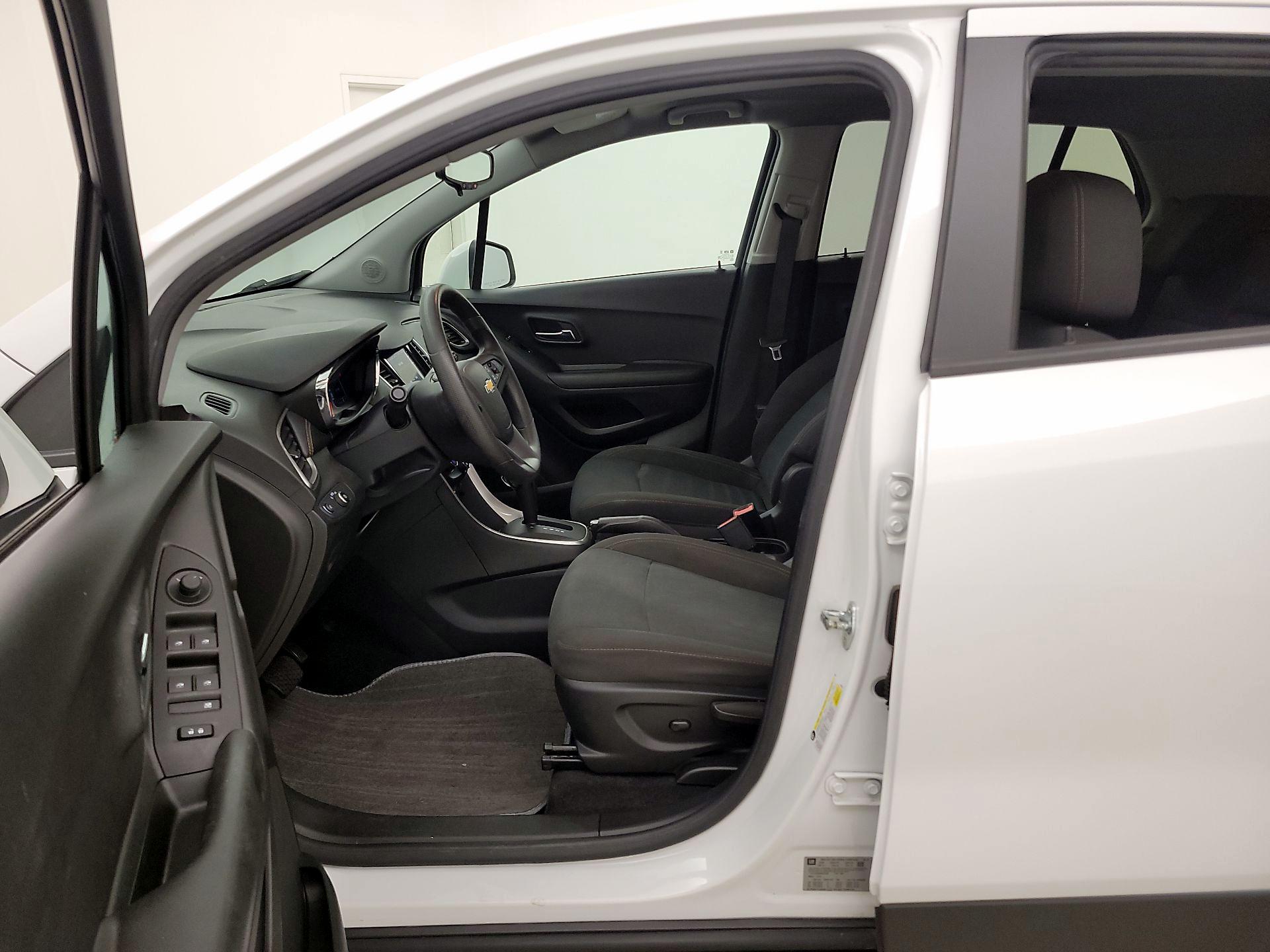 Thumbnail: 2021 Chevrolet Trax - 11