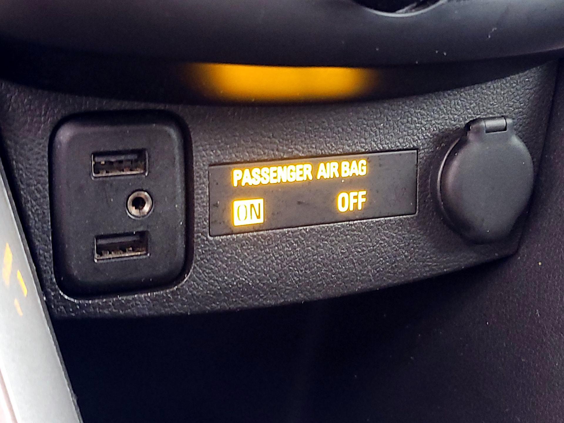 Thumbnail: 2021 Chevrolet Trax - 18