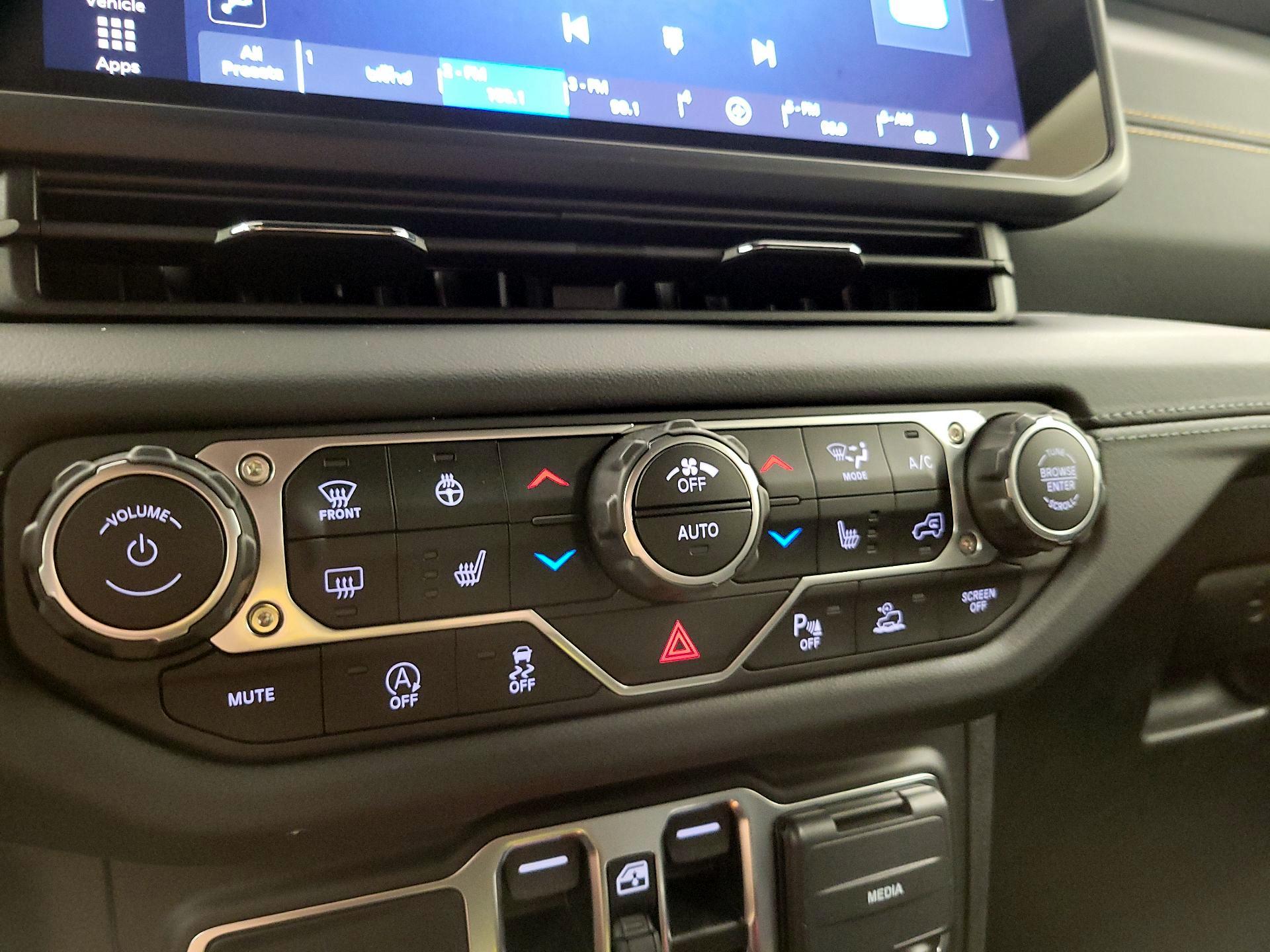 Thumbnail: 2024 Jeep Wrangler - 14