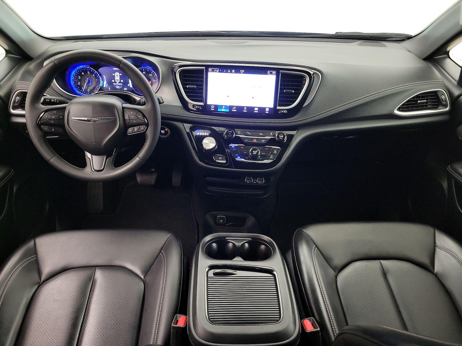 Thumbnail: 2023 Chrysler Pacifica - 9