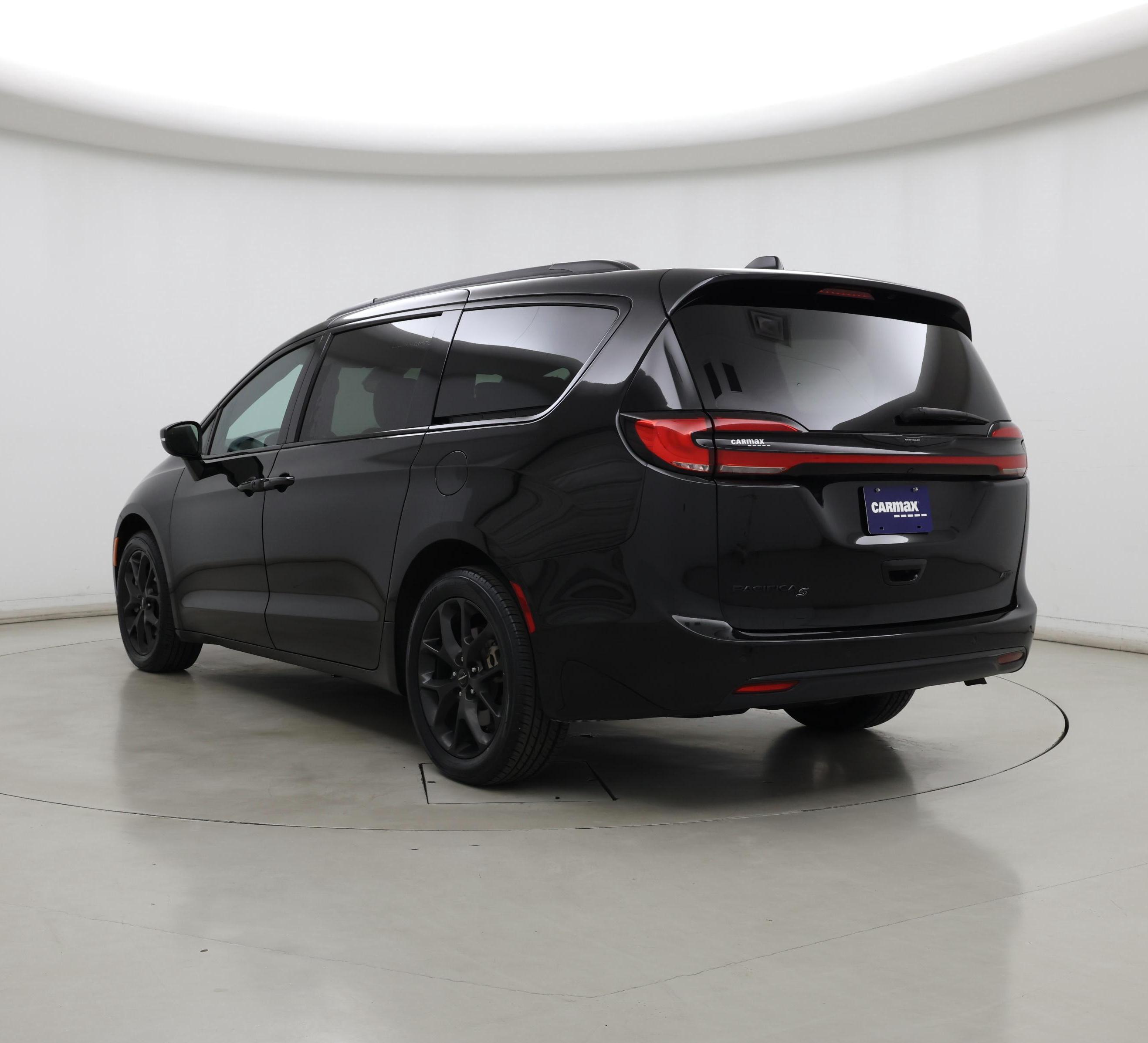 Thumbnail: 2023 Chrysler Pacifica - 2
