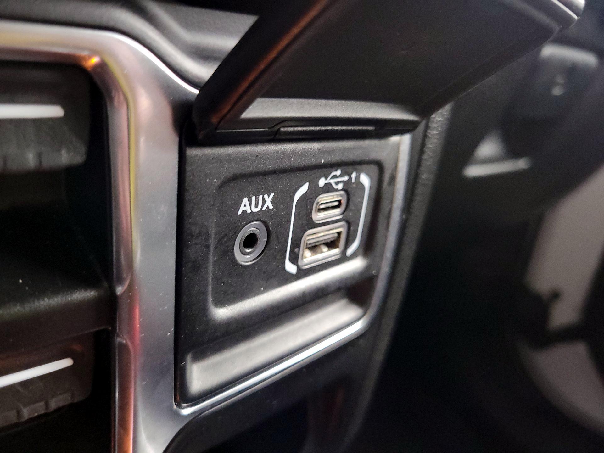 Thumbnail: 2022 Jeep Wrangler - 19