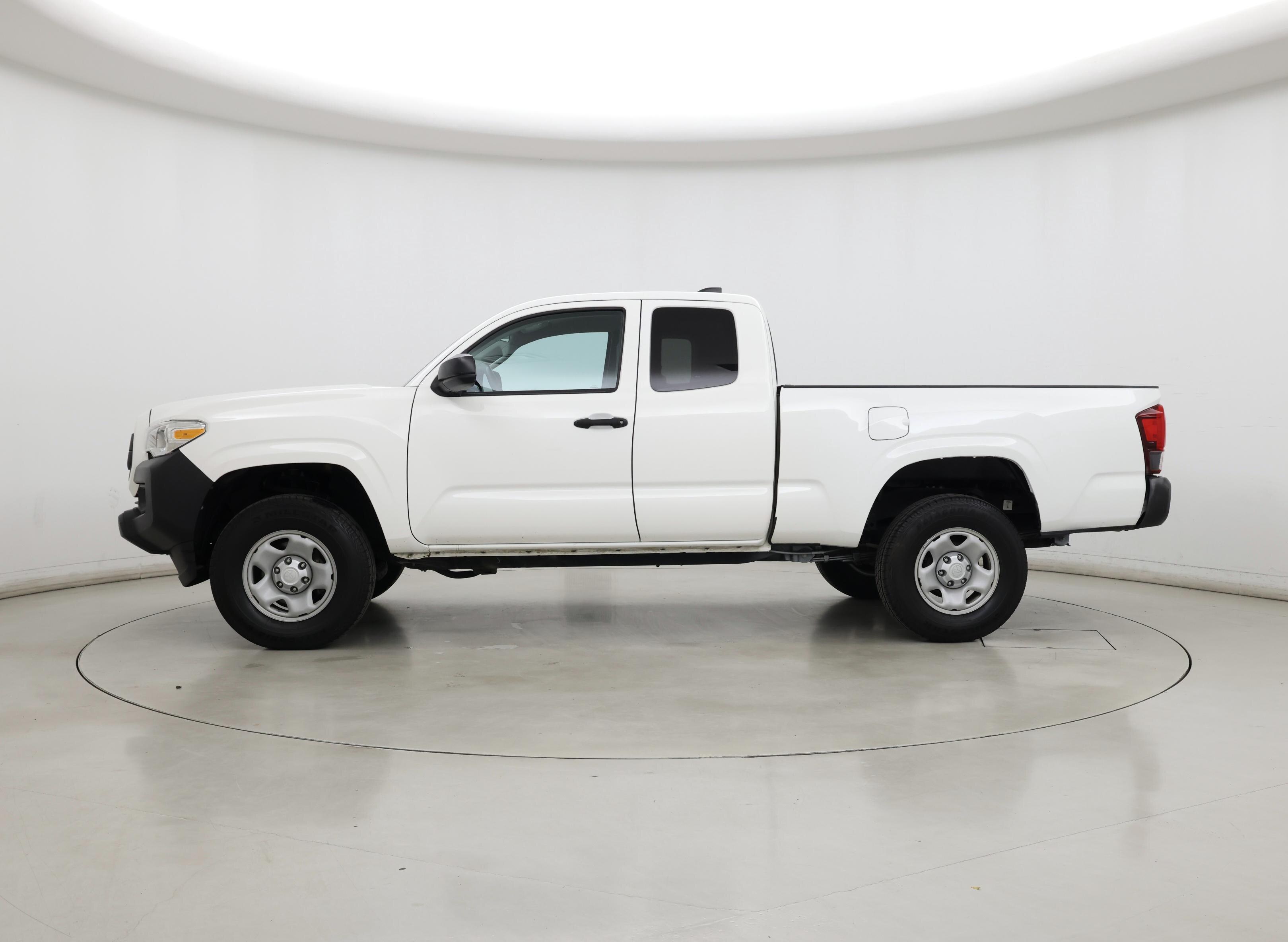 Thumbnail: 2020 Toyota Tacoma - 3