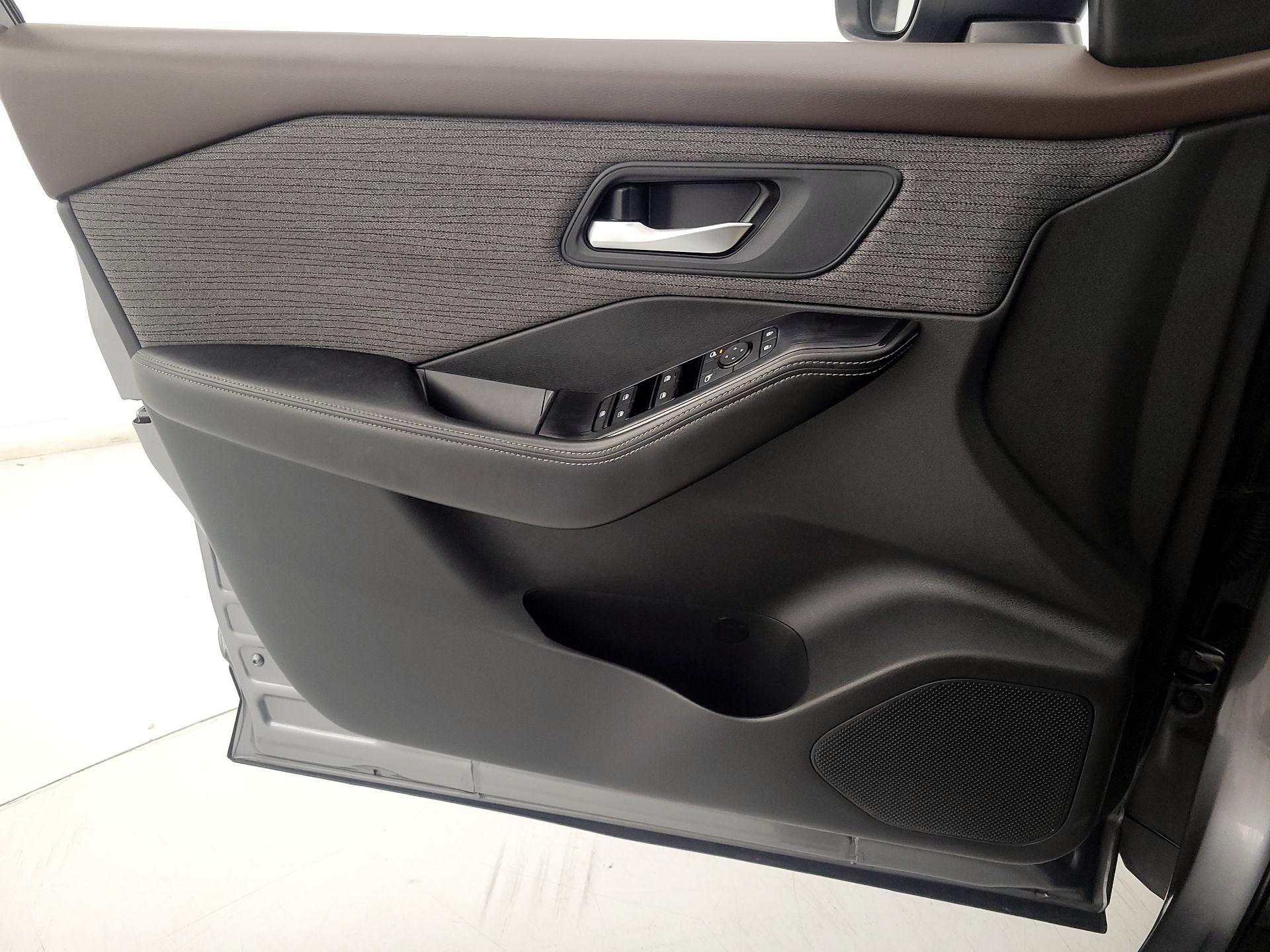 Thumbnail: 2022 Nissan Rogue - 12