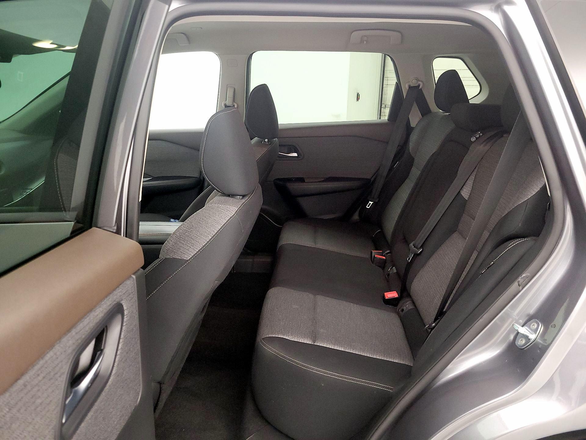 Thumbnail: 2022 Nissan Rogue - 17