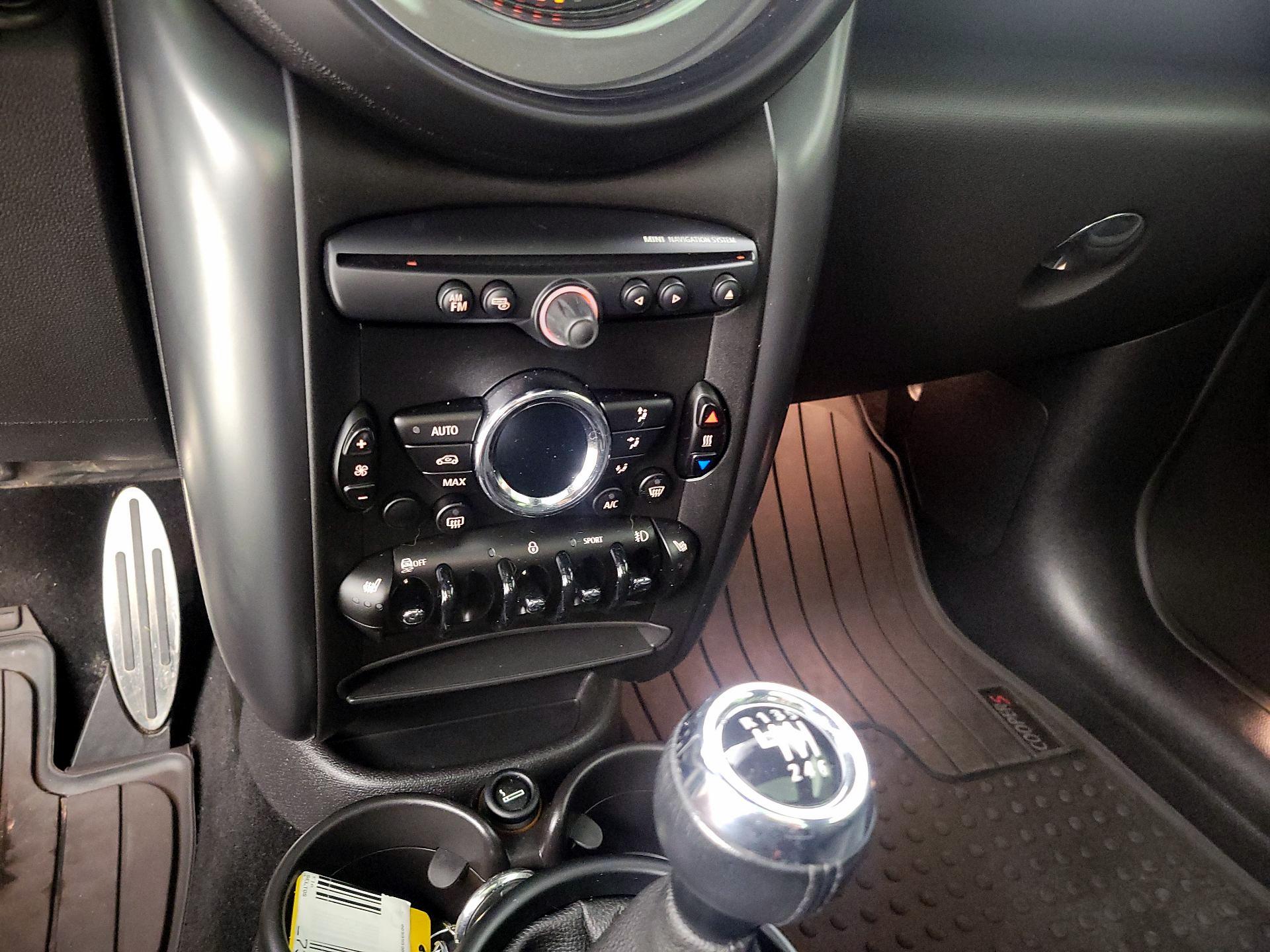 Thumbnail: 2015 MINI Cooper Countryman - 14