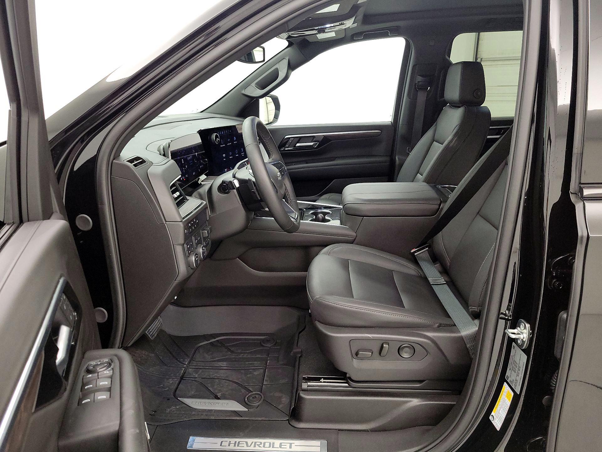 Thumbnail: 2025 Chevrolet Suburban - 11