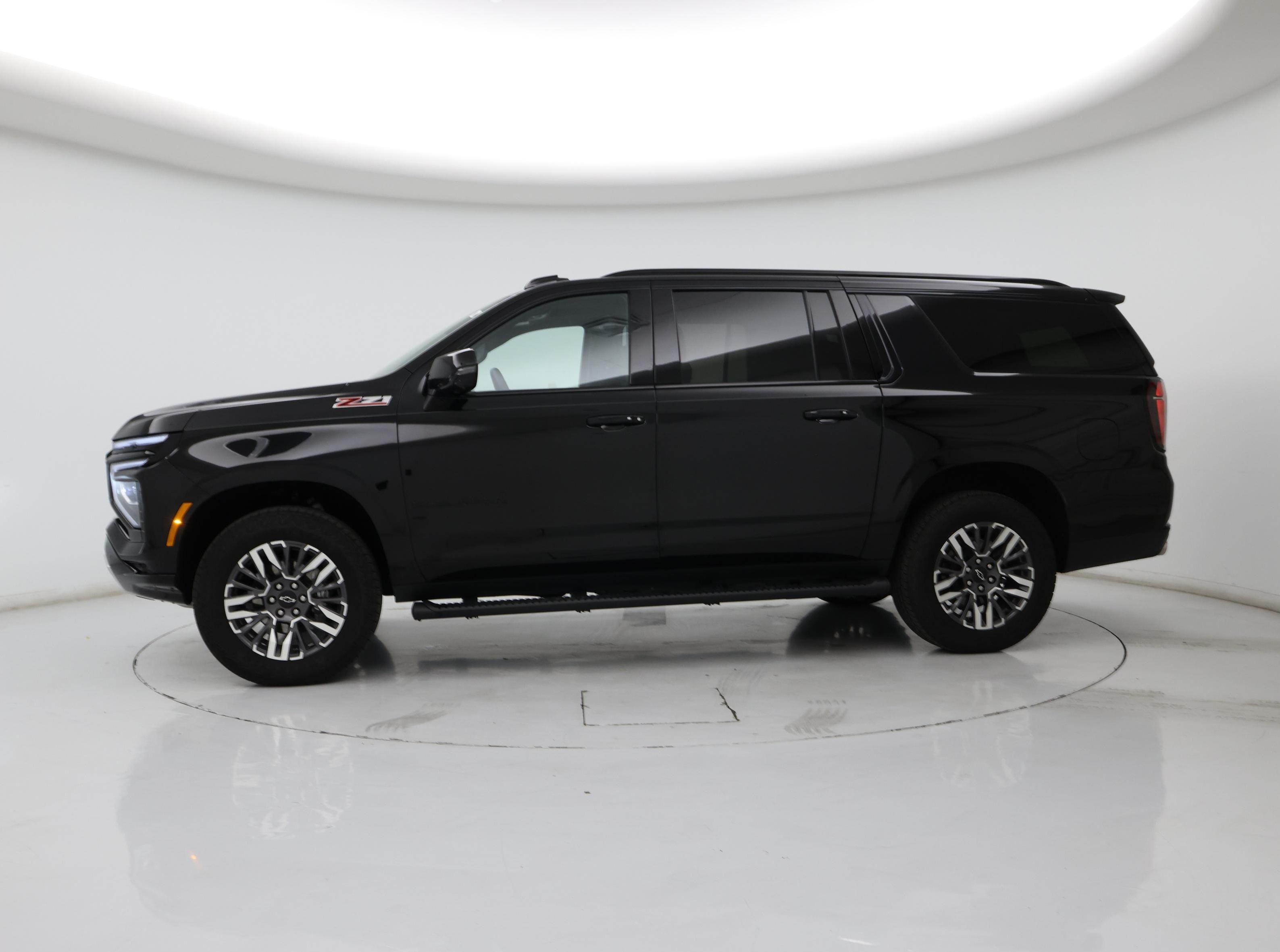 Thumbnail: 2025 Chevrolet Suburban - 3