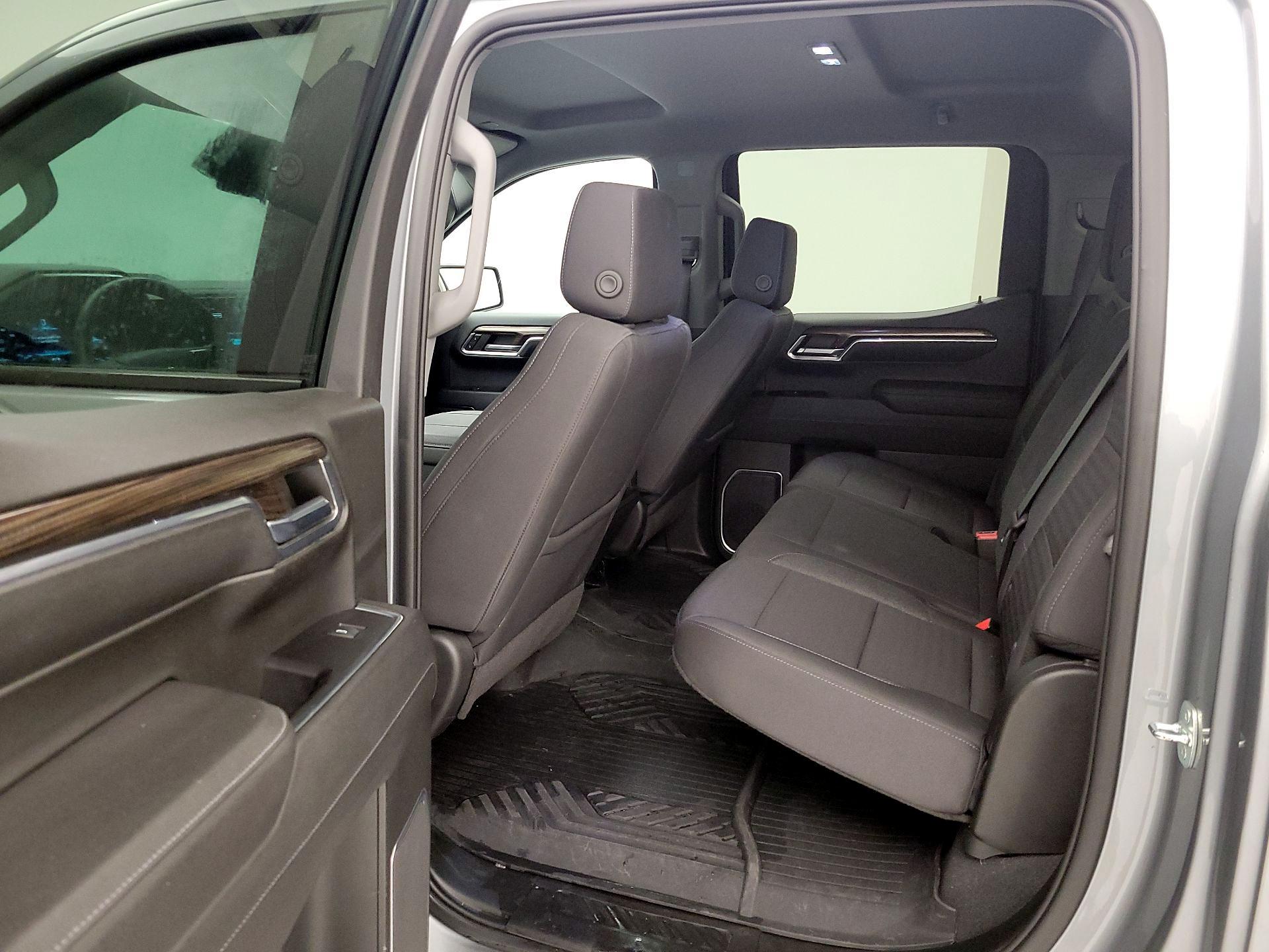 Thumbnail: 2023 Chevrolet Silverado 1500 - 17