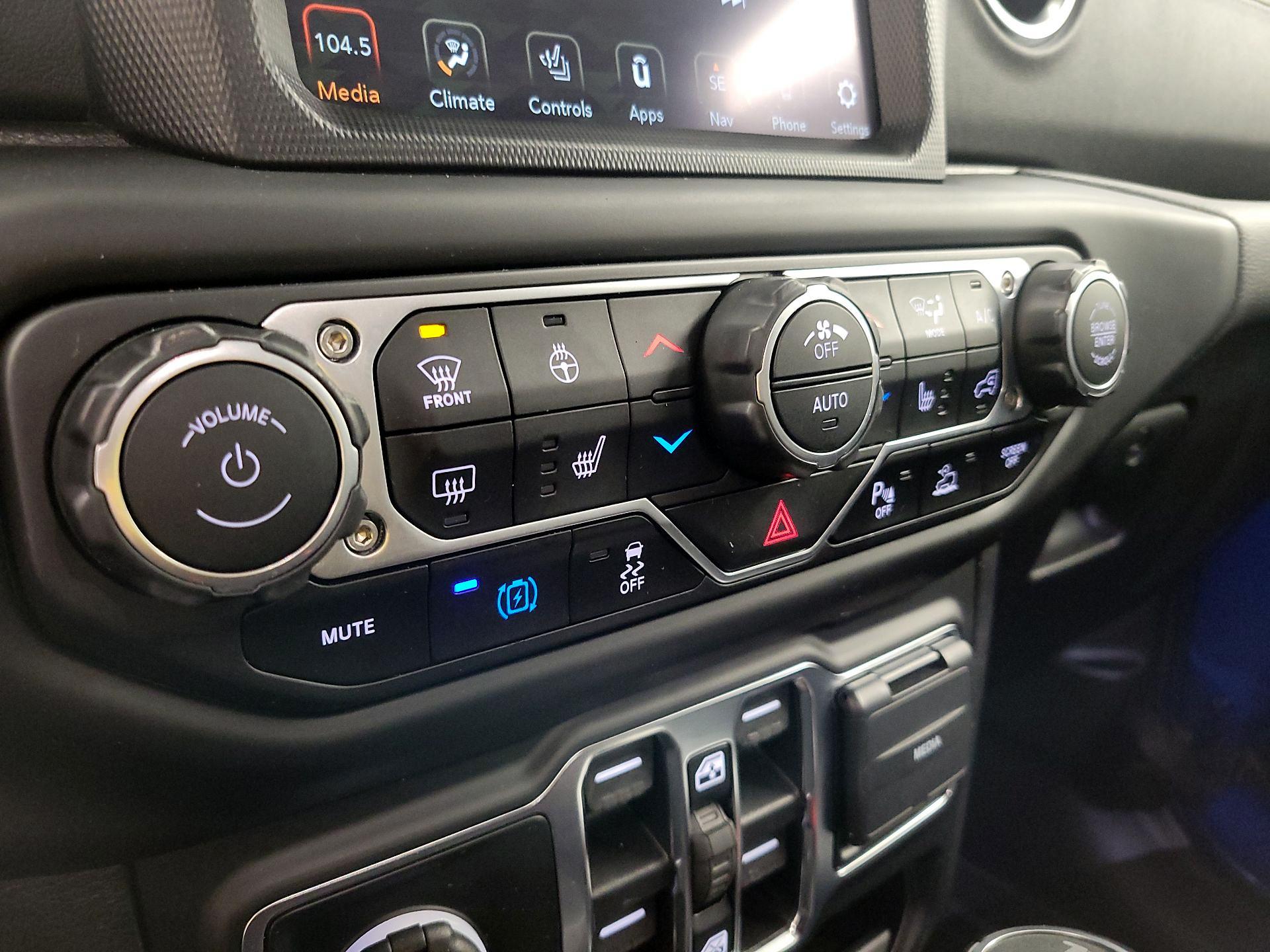 Thumbnail: 2021 Jeep Wrangler - 17