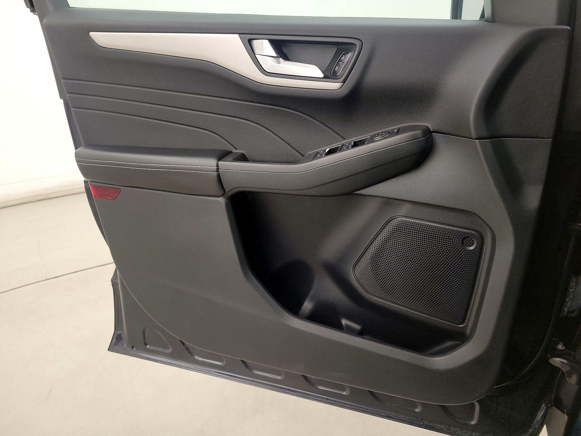 Thumbnail: 2021 Ford Escape - 12