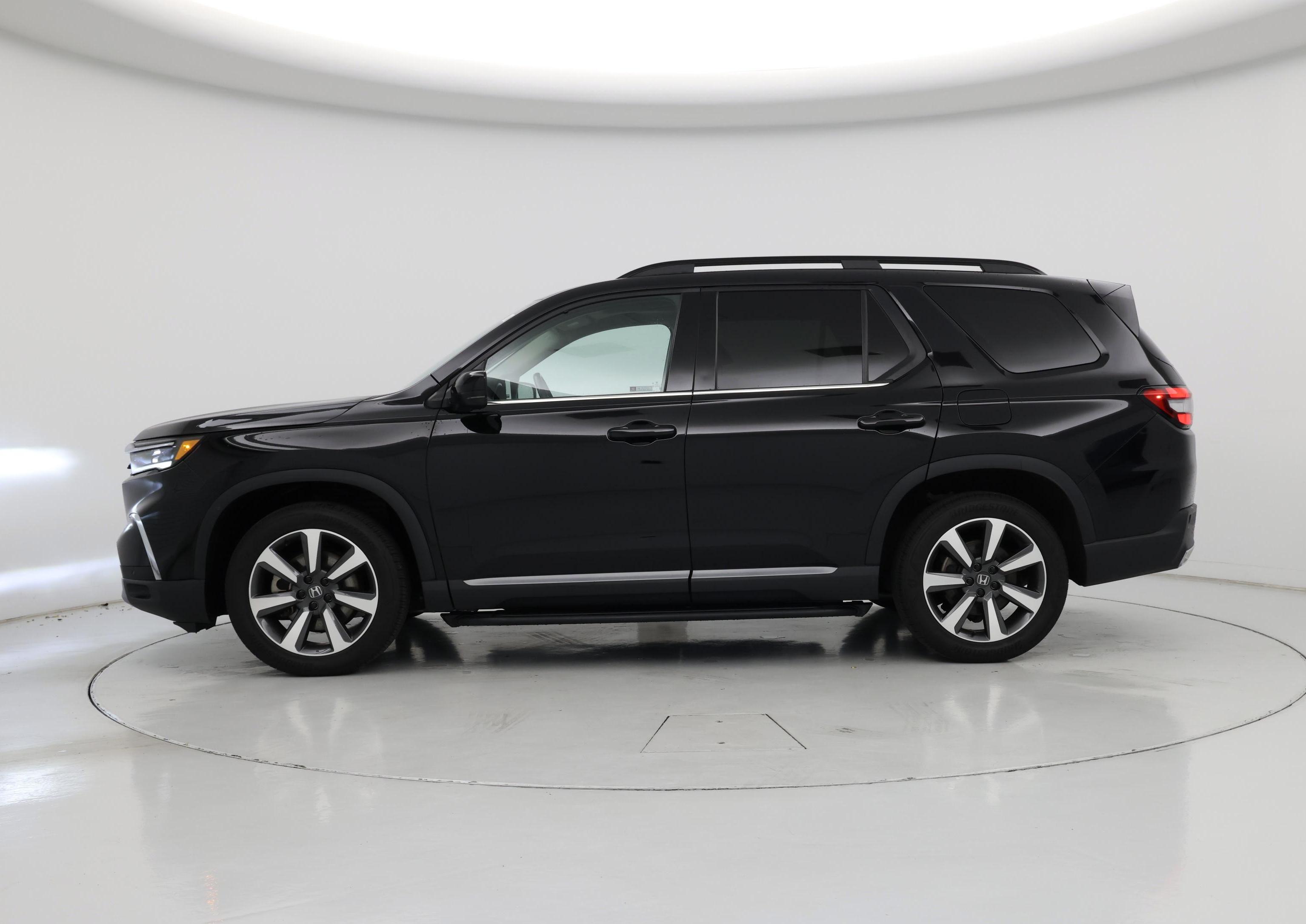Thumbnail: 2023 Honda Pilot - 3