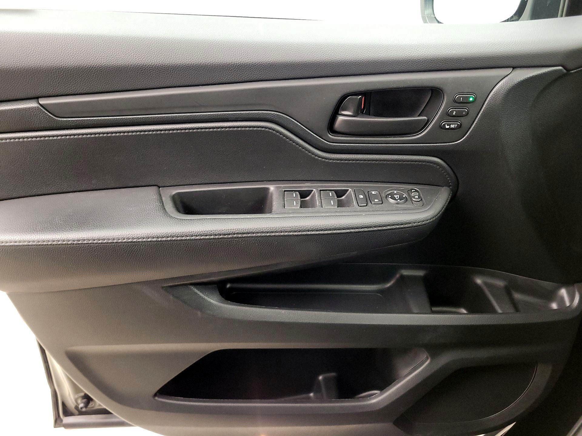 Thumbnail: 2023 Honda Odyssey - 12